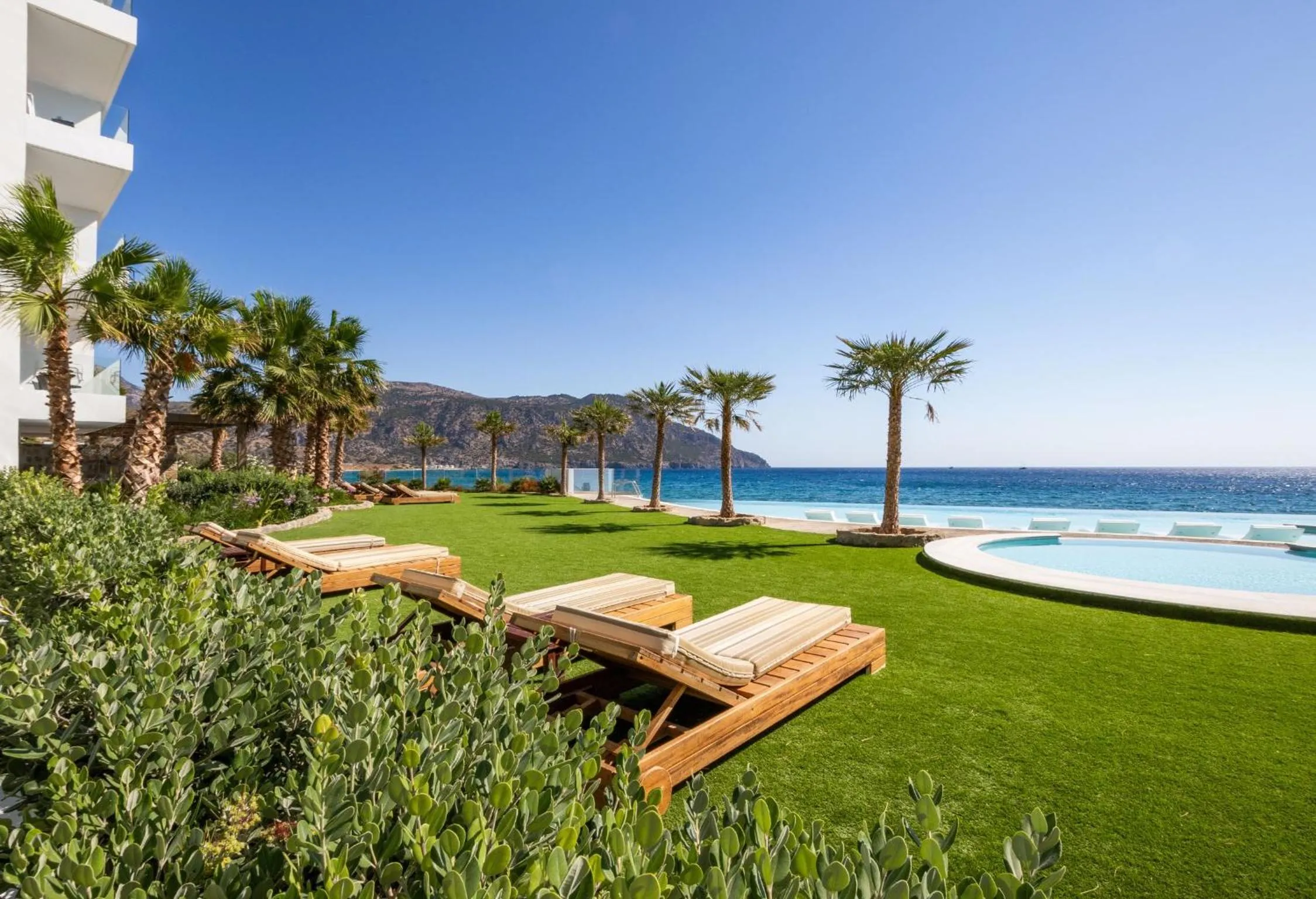 Swimming pool in Konstantinos Palace