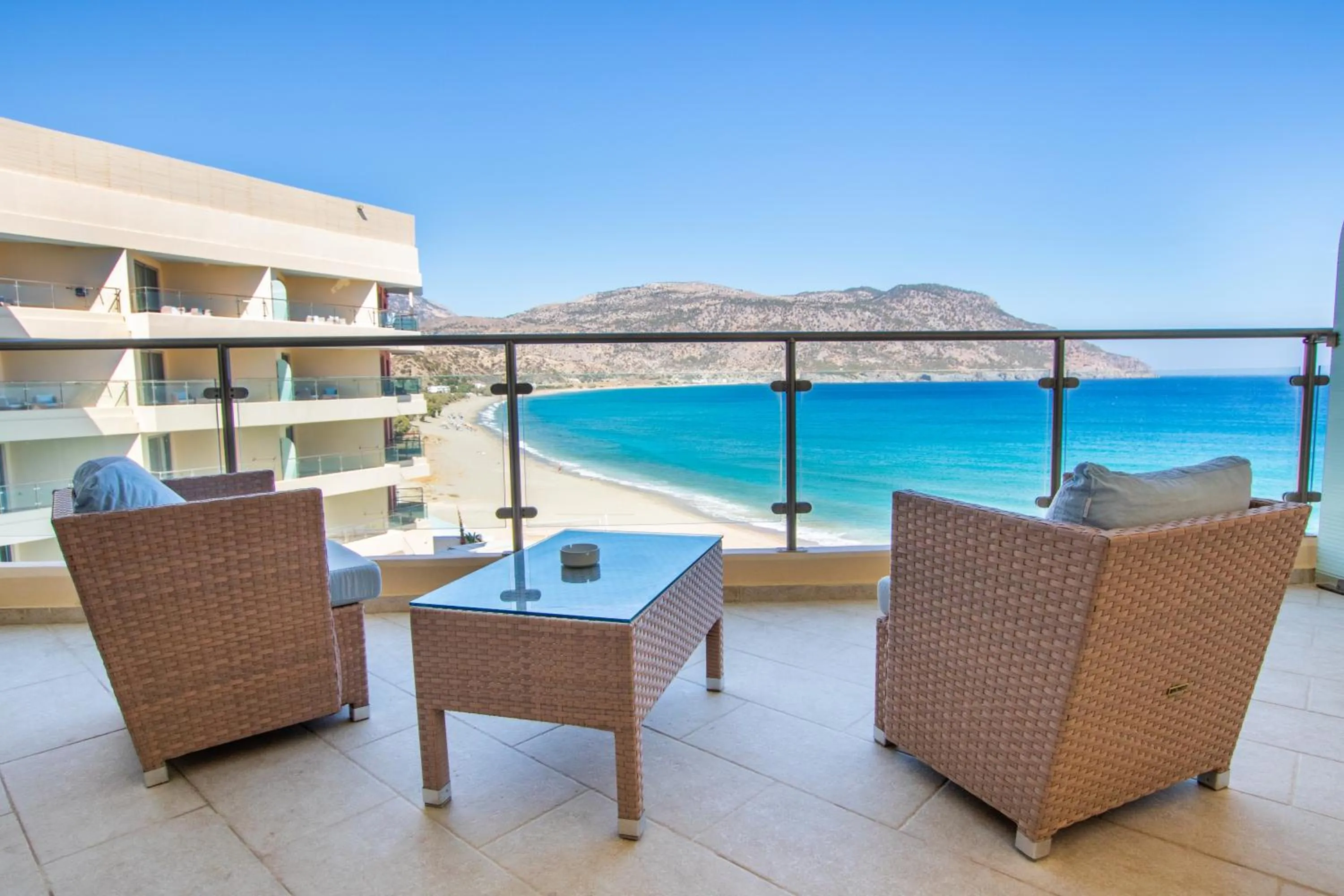 Property building in Konstantinos Palace