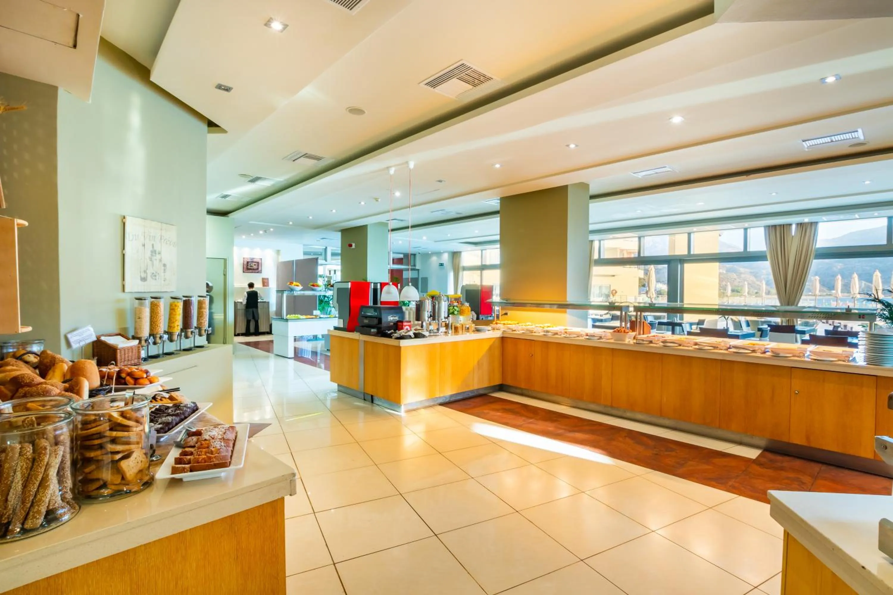 Buffet breakfast in Konstantinos Palace