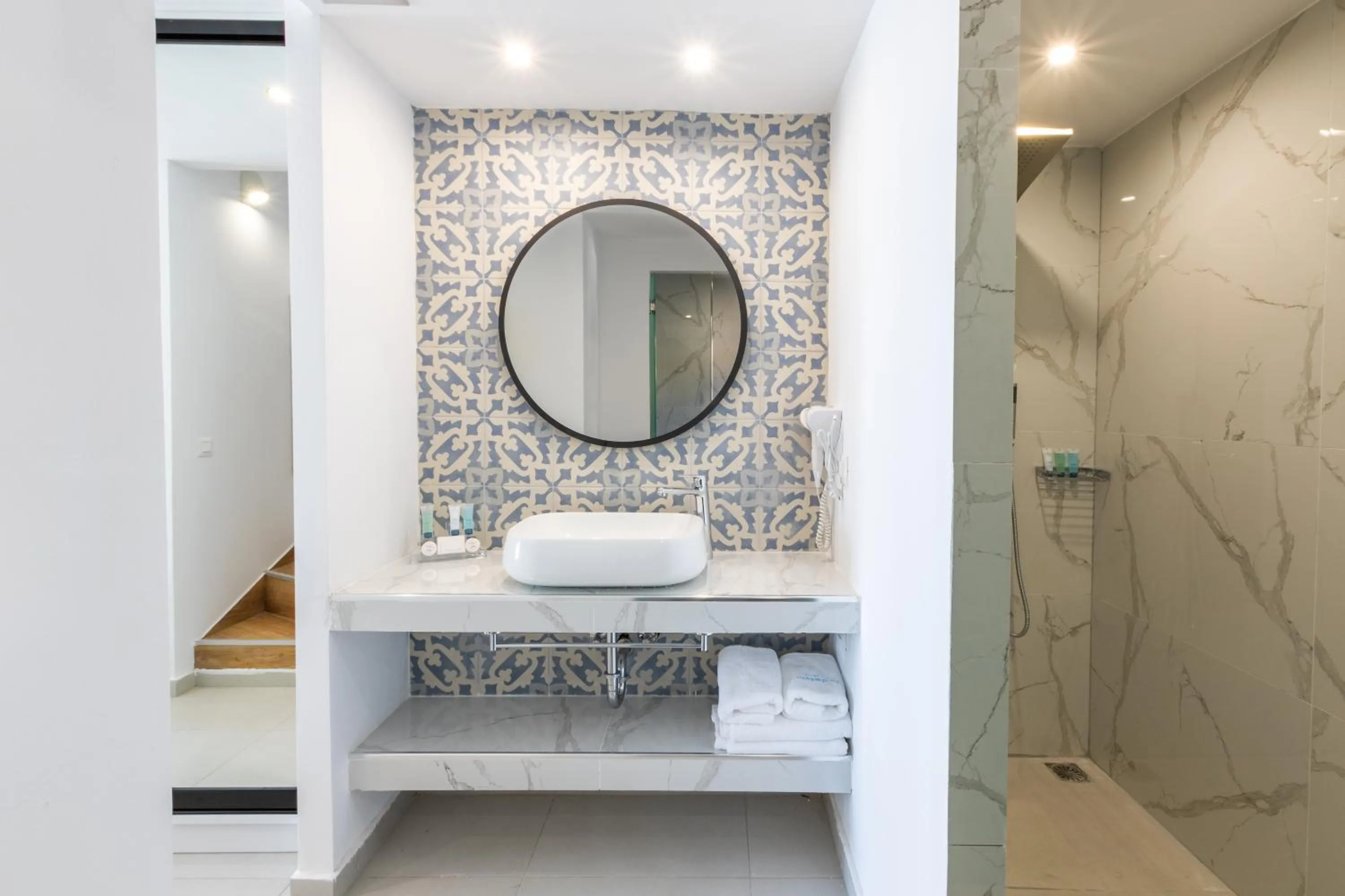 Toilet in Konstantinos Palace