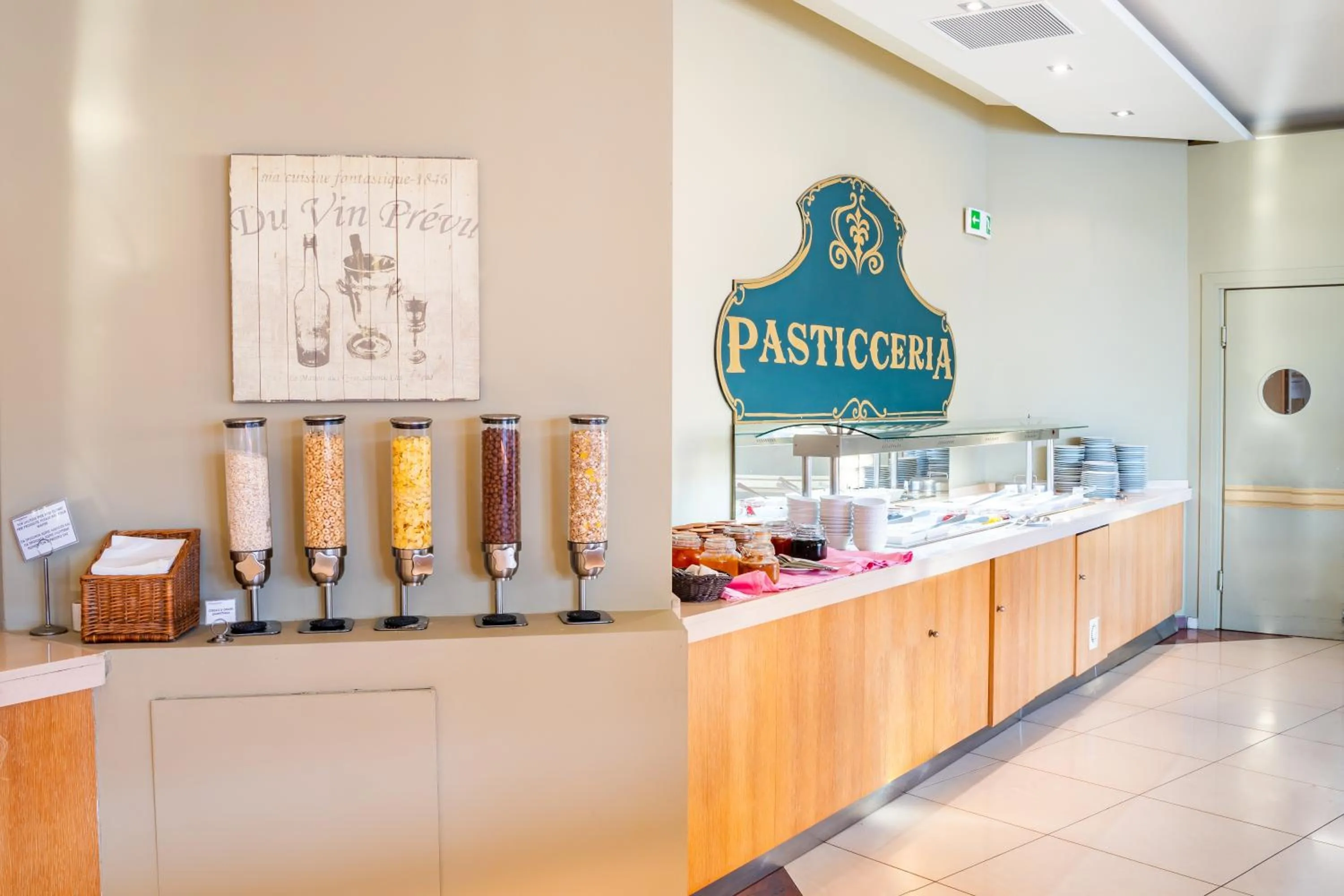 Buffet breakfast in Konstantinos Palace