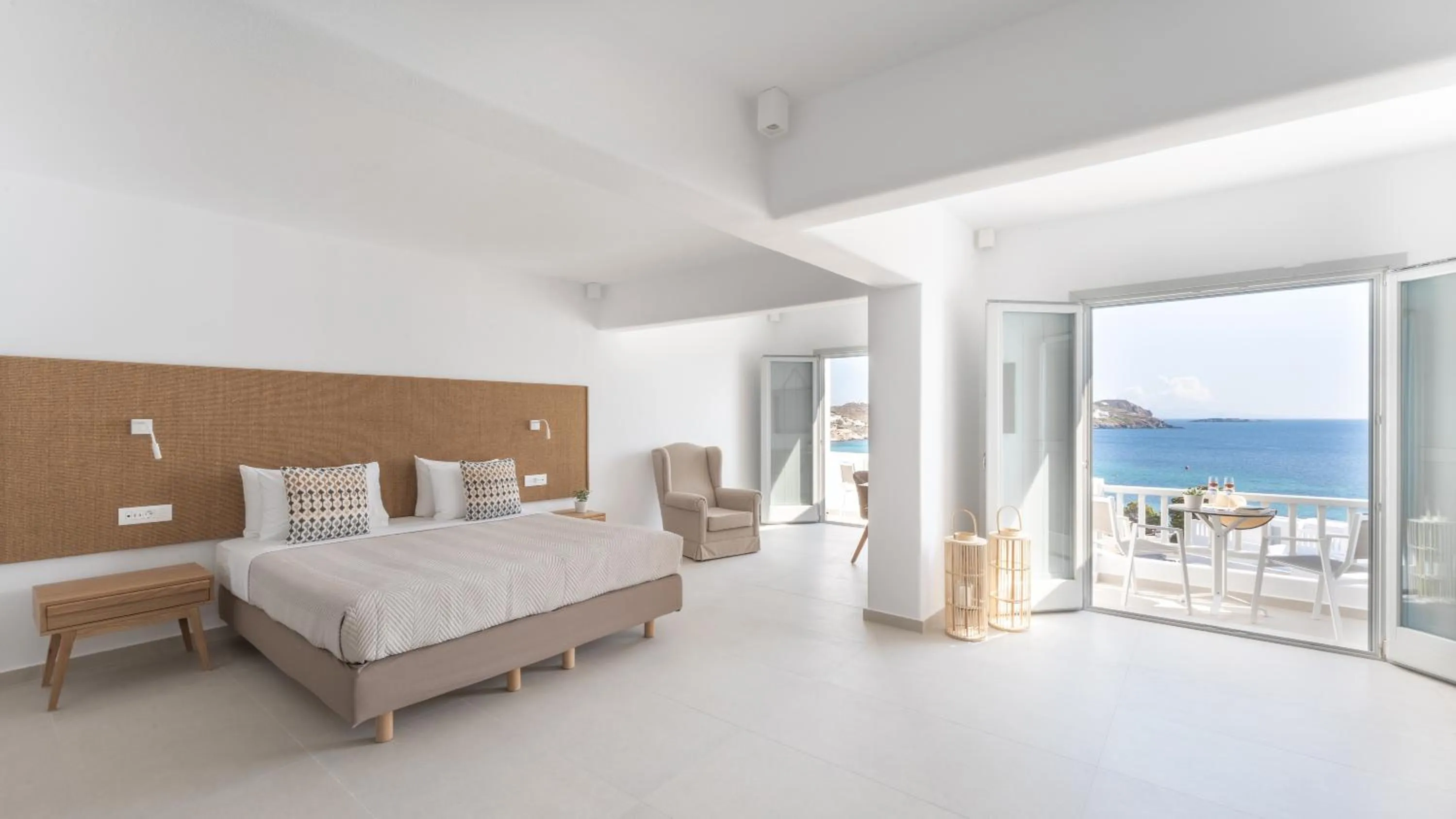 Photo of the whole room, Bed in Manoula's Beach Mykonos Resort