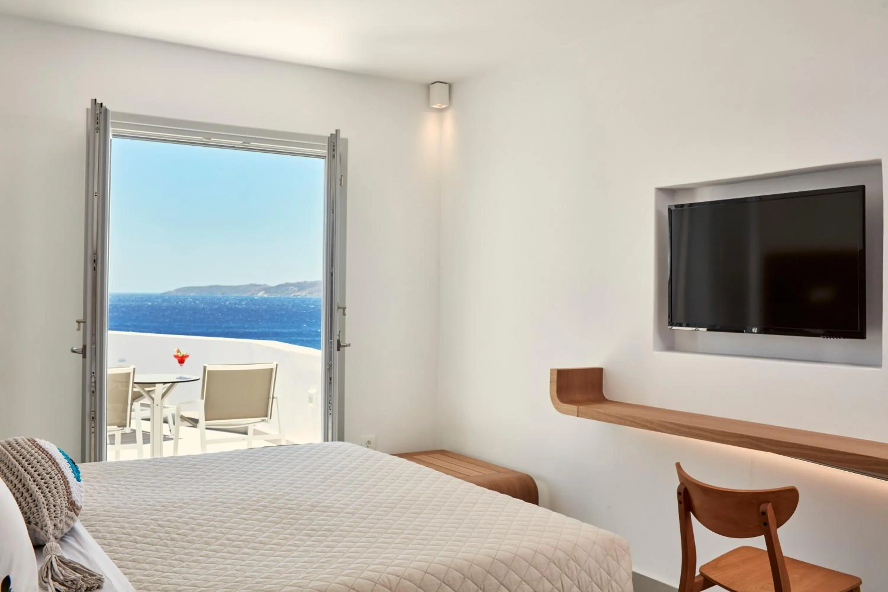 Photo of the whole room, Bed in Manoula's Beach Mykonos Resort
