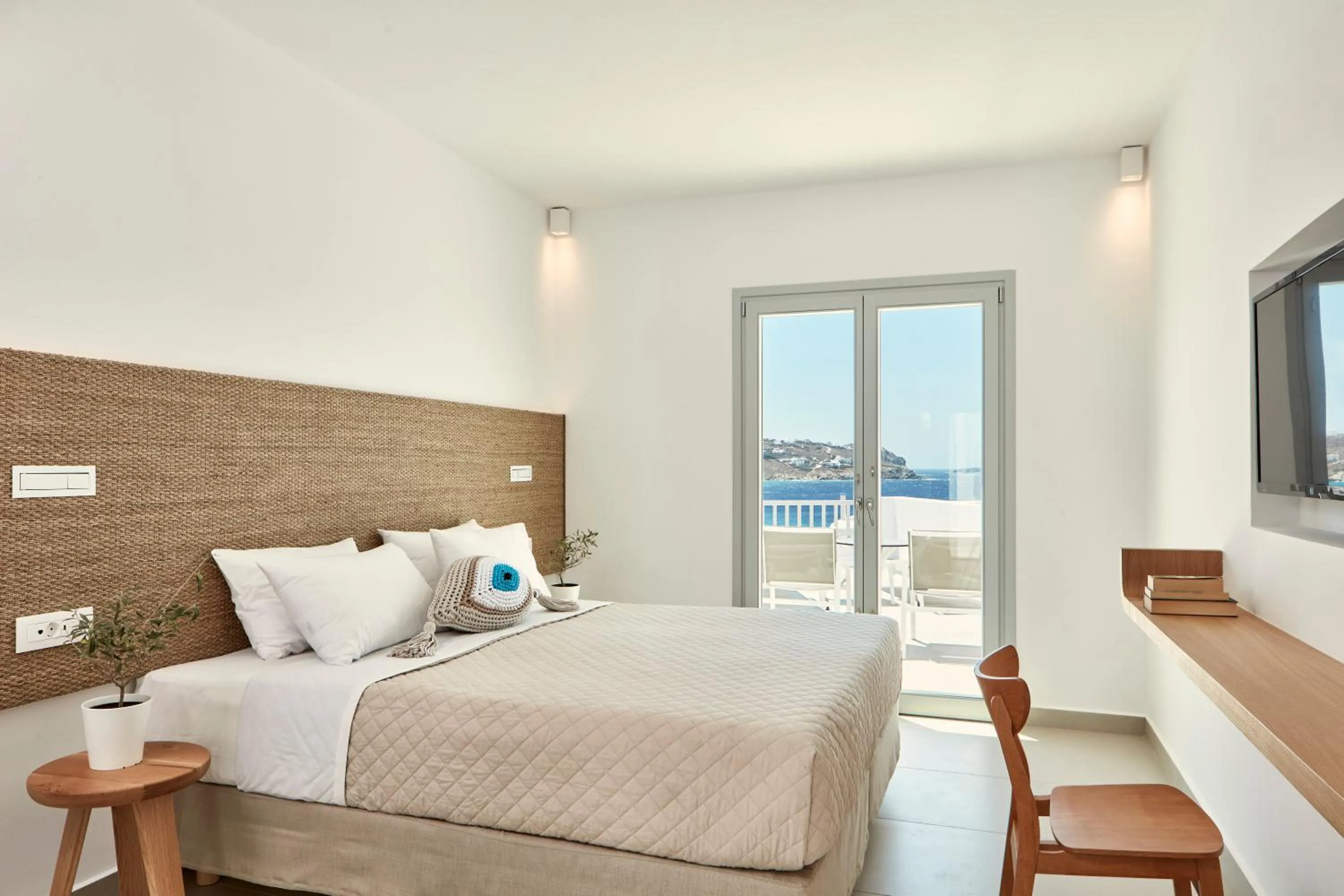 Photo of the whole room, Bed in Manoula's Beach Mykonos Resort