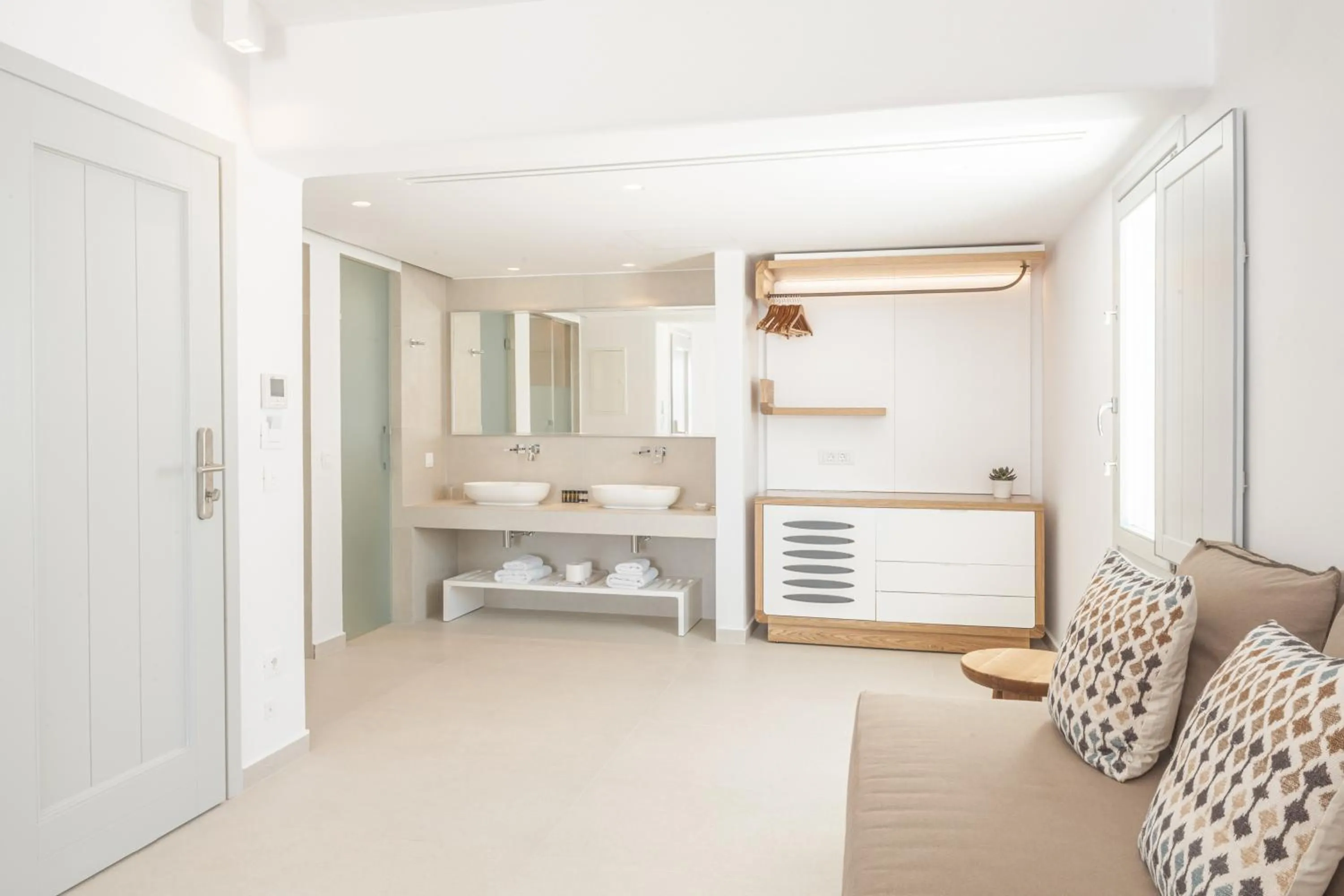 Photo of the whole room in Manoula's Beach Mykonos Resort