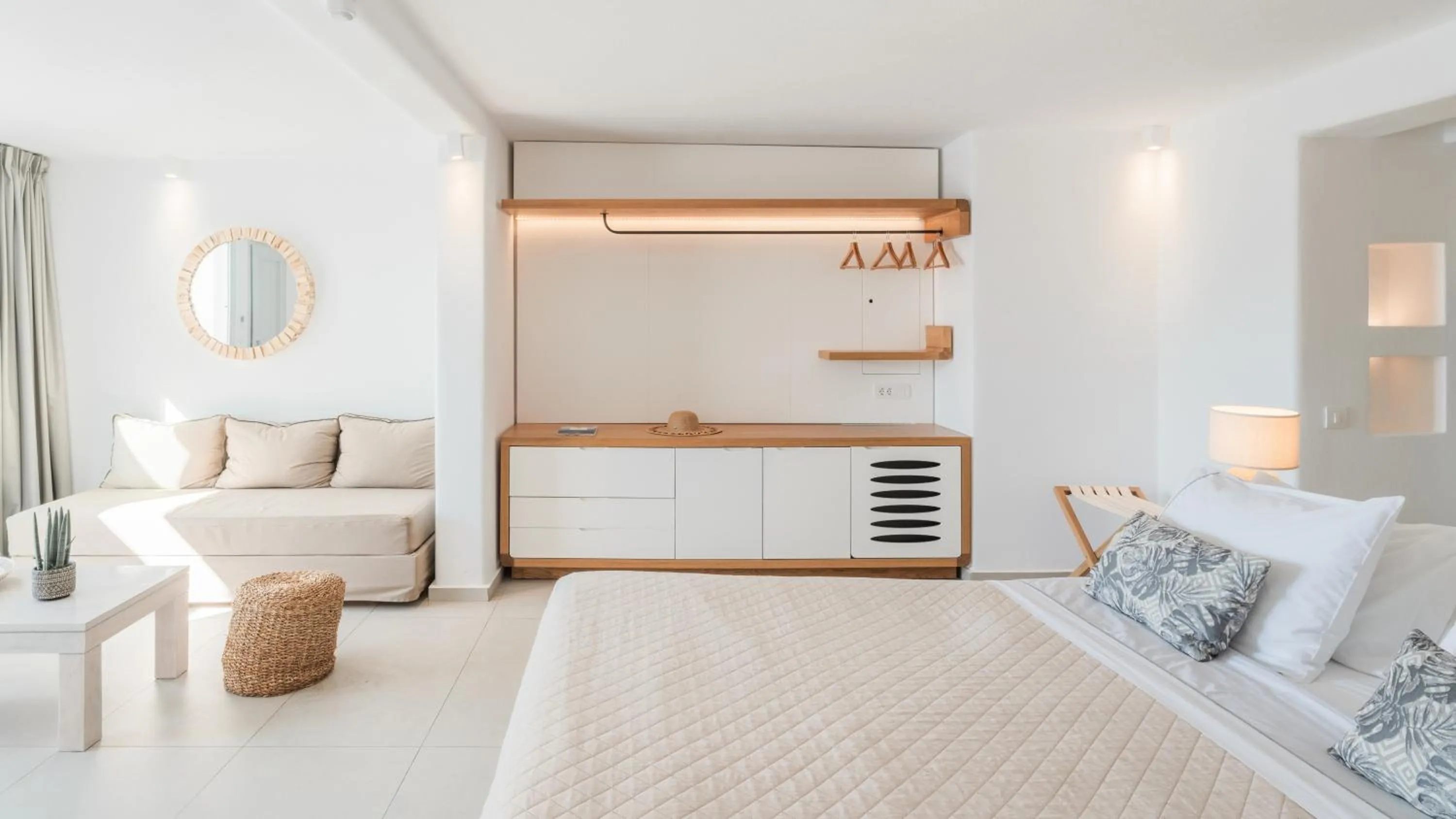 Bed in Manoula's Beach Mykonos Resort