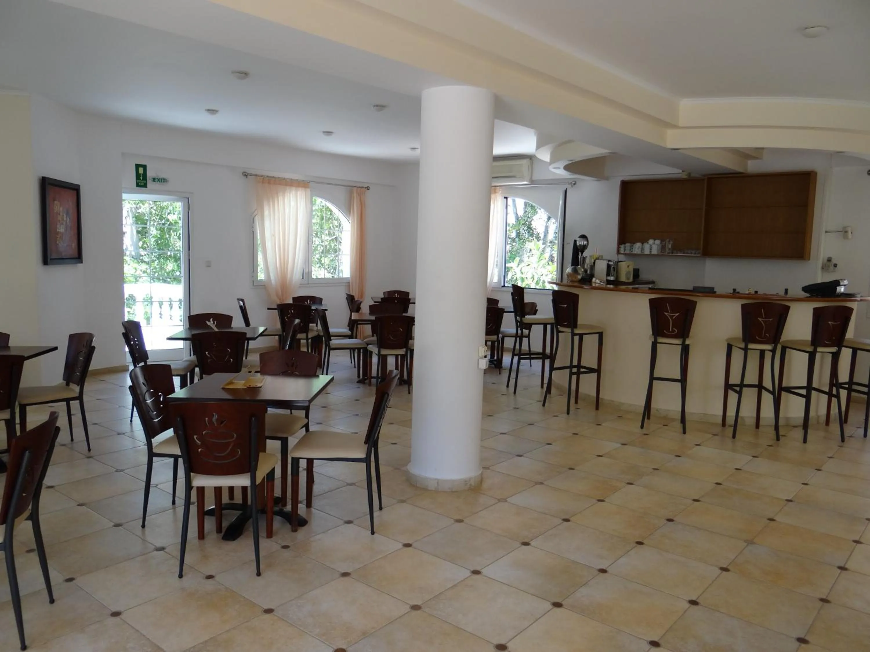 Lounge or bar in Perla Beach