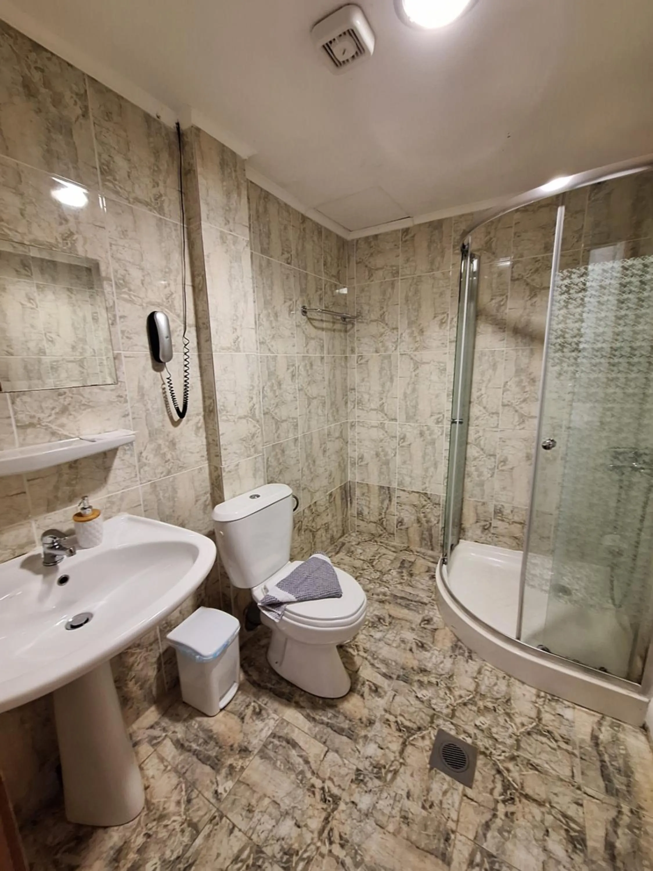 Shower in Perla Beach