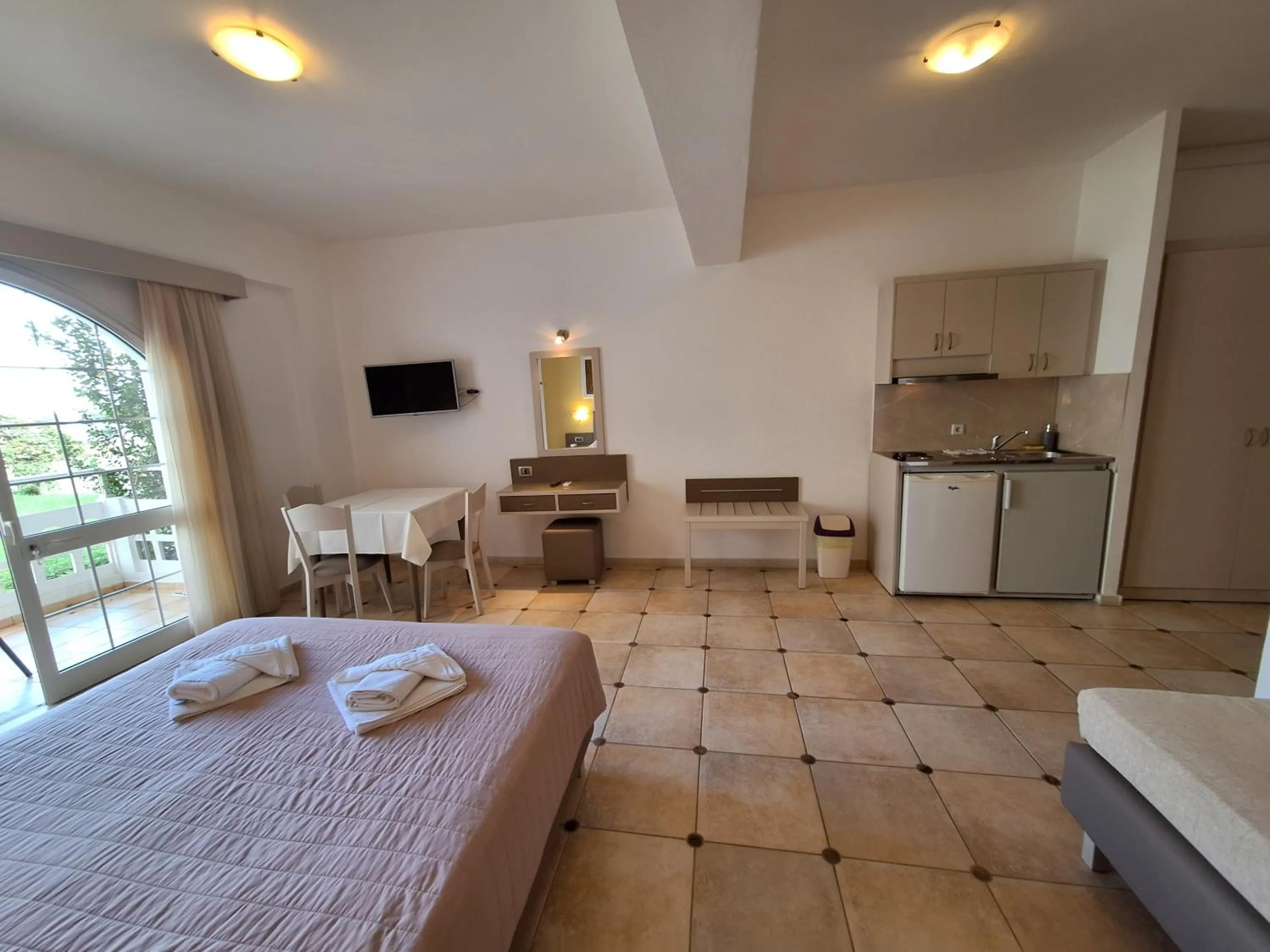 Coffee/tea facilities, Bed in Perla Beach