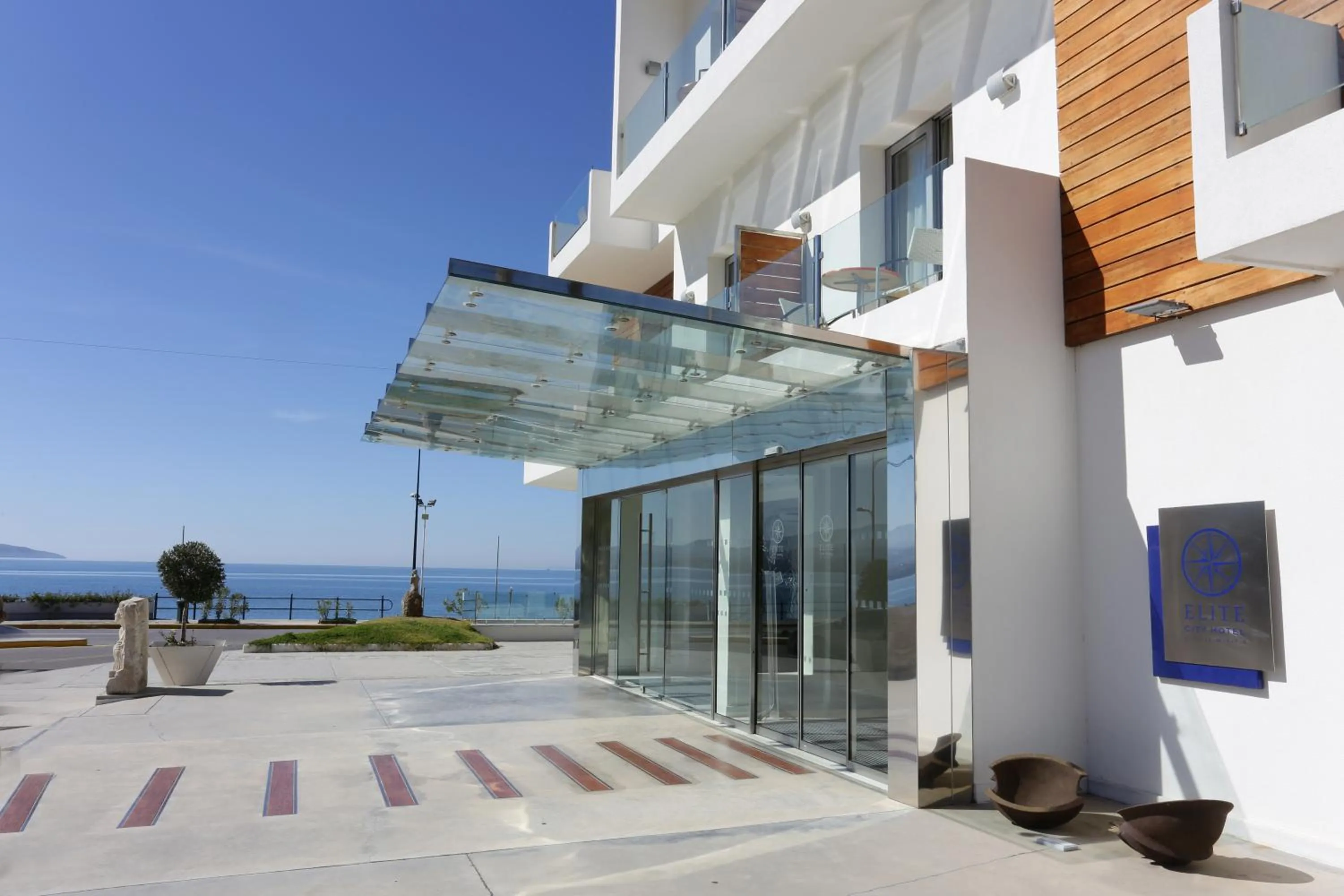 Facade/entrance in Elite City Resort