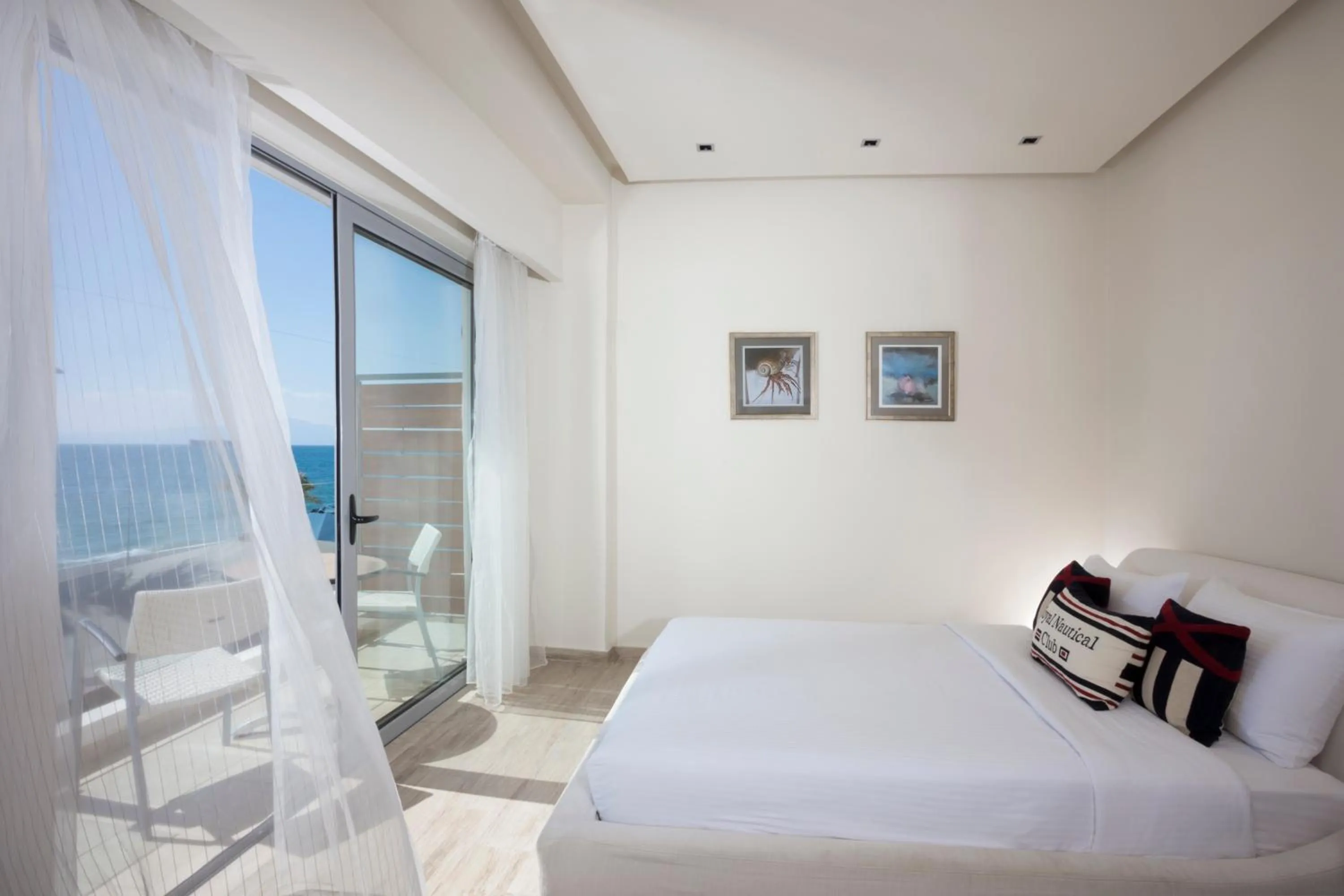 Bedroom, Bed in Elite City Resort