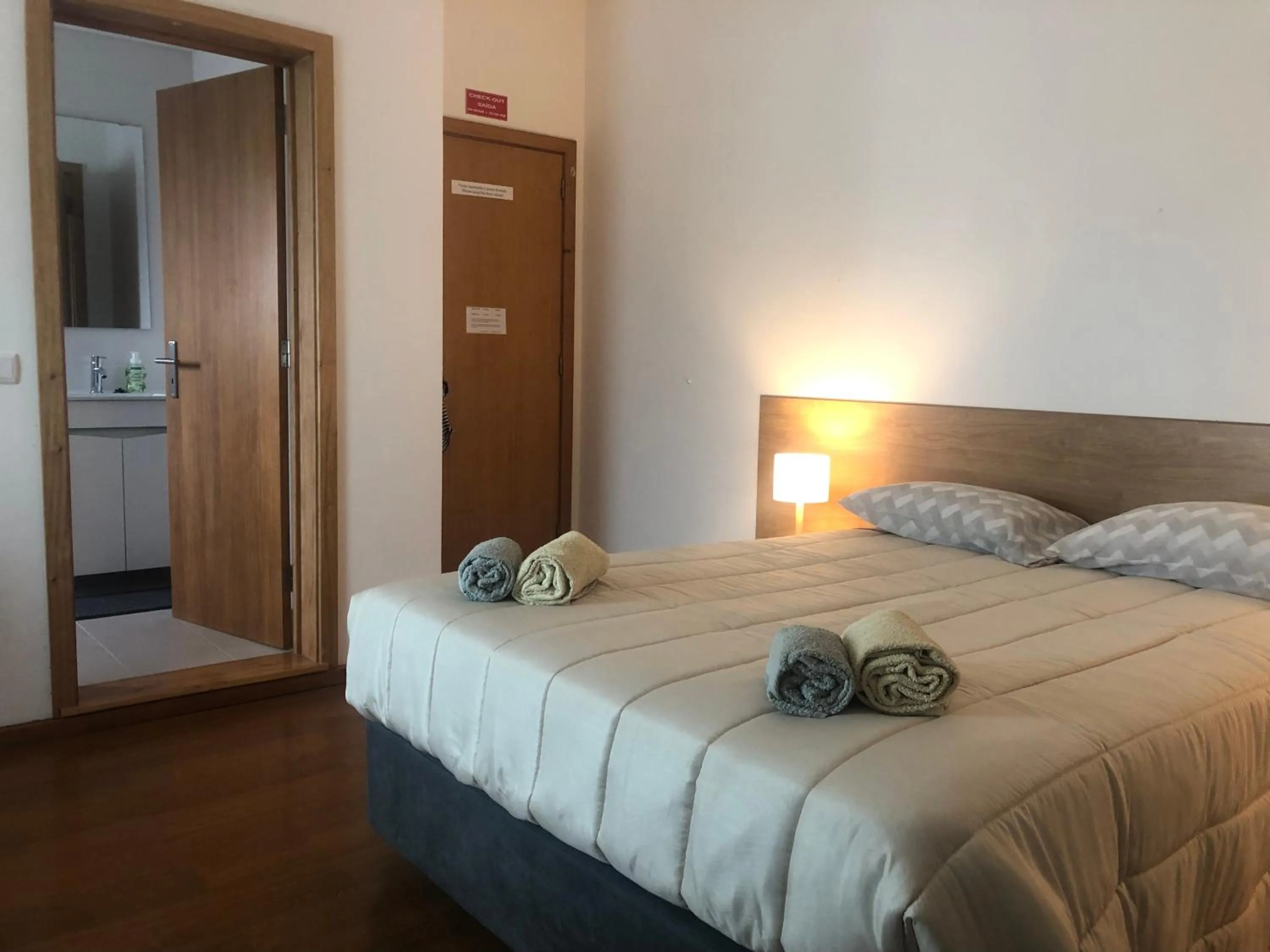 Bed in AZORES HOLIDAYS HOUSE -B&B - Suites - Self Check-in KEYBOARD