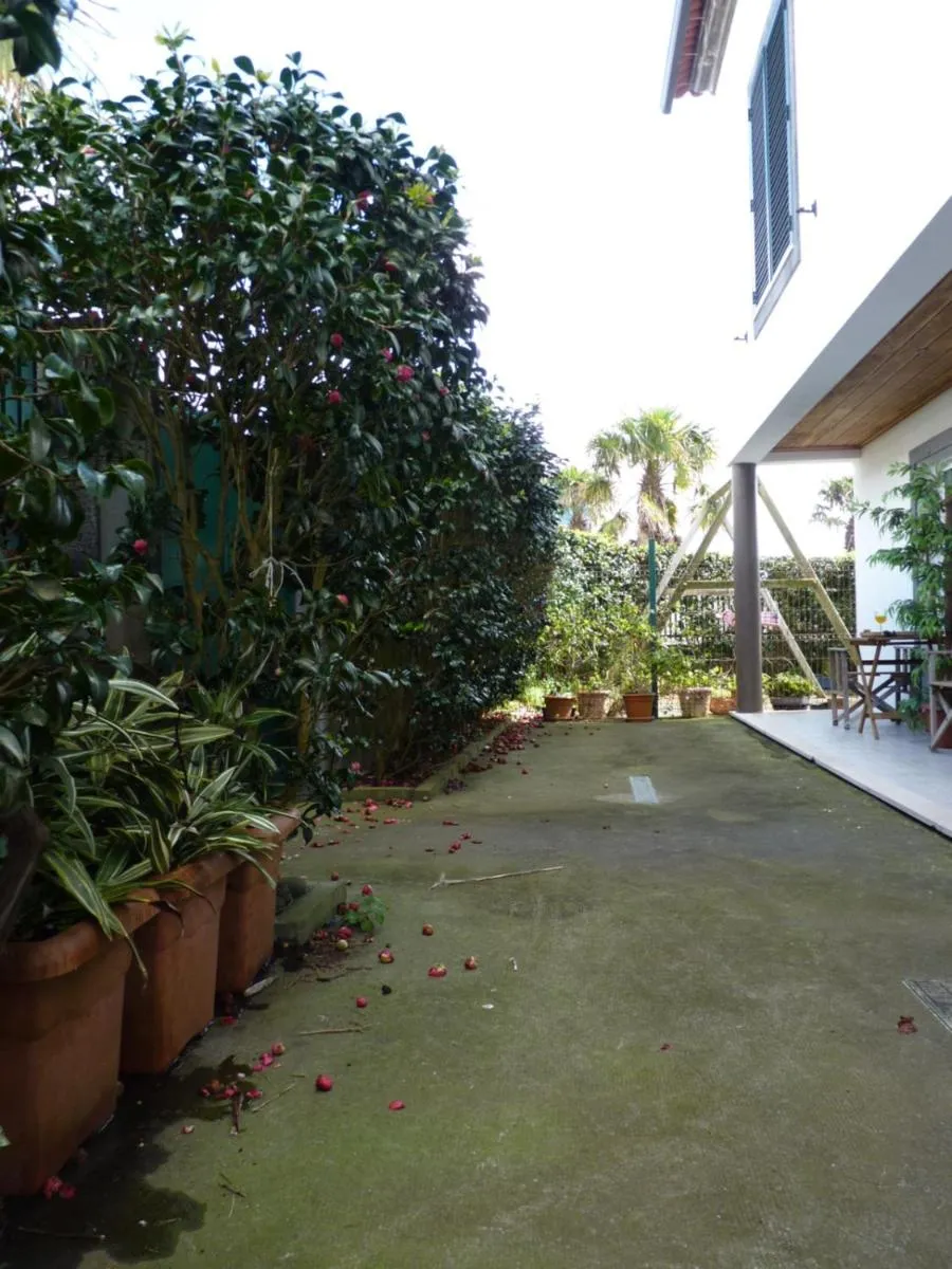 Property building in AZORES HOLIDAYS HOUSE -B&B - Suites - Self Check-in KEYBOARD