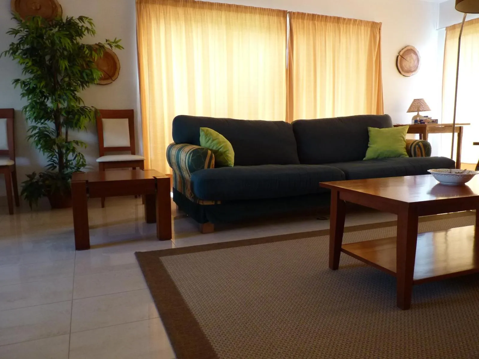 Living room in AZORES HOLIDAYS HOUSE -B&B - Suites - Self Check-in KEYBOARD