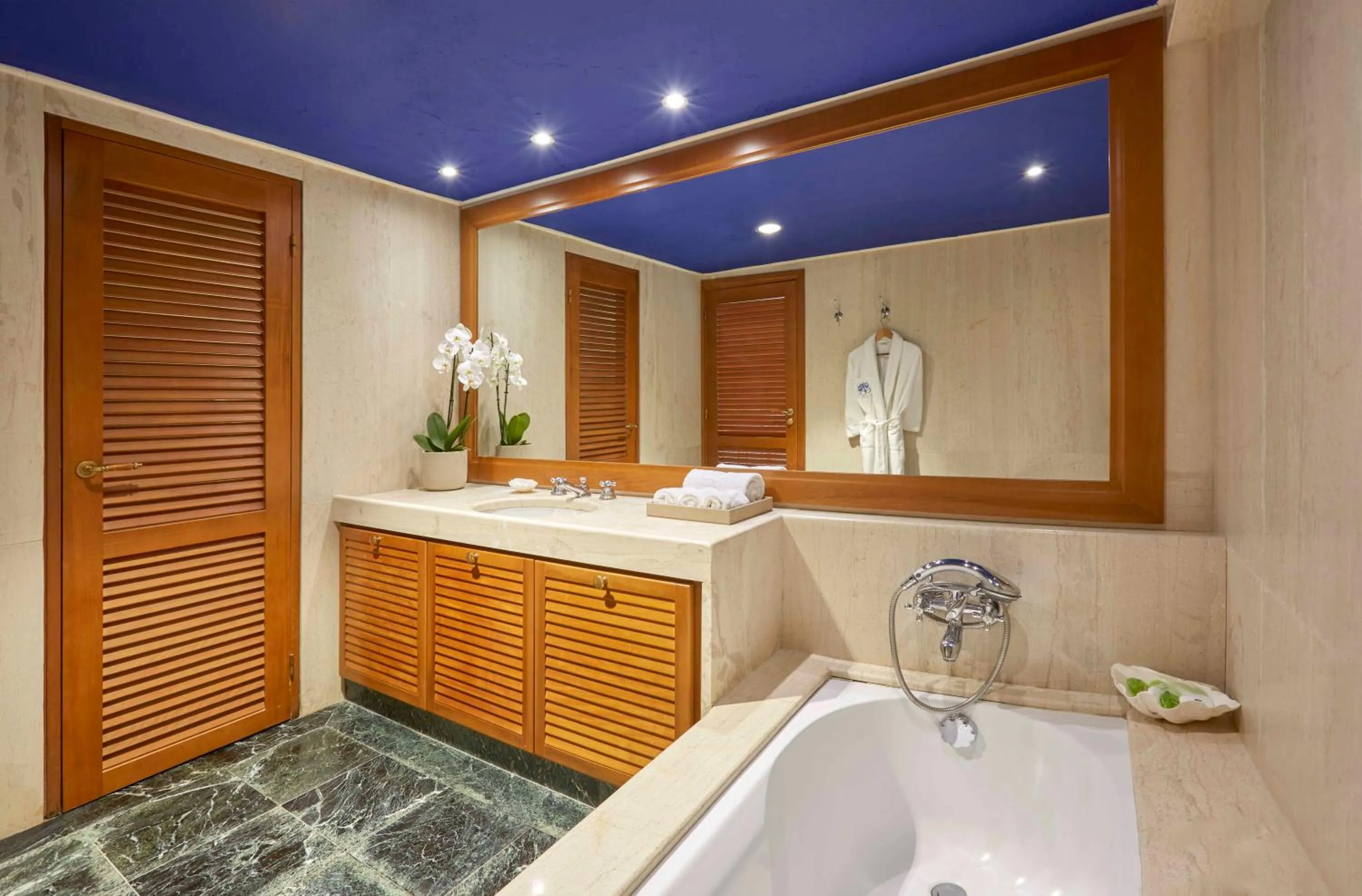Bathroom in Elounda Bay Palace, a Member of the Leading Hotels of the World