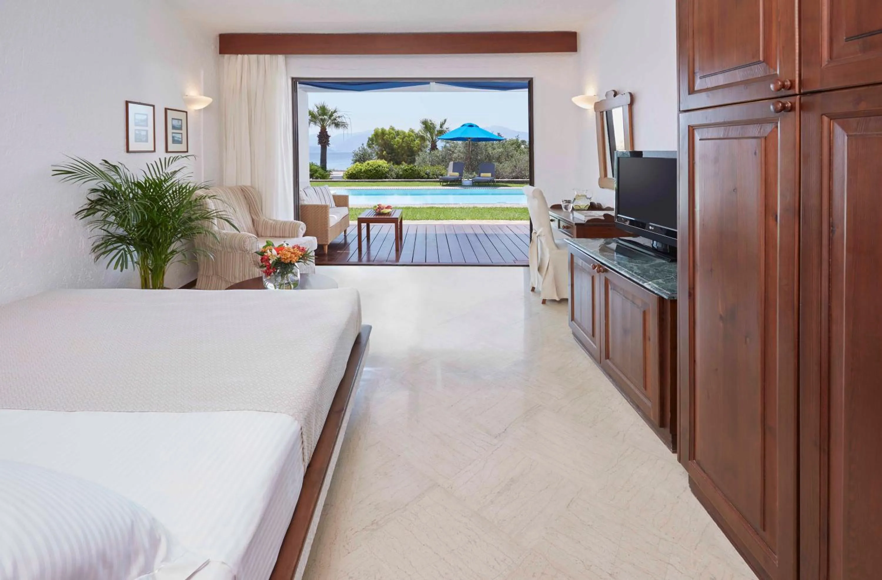 Sea view, Bed in Elounda Bay Palace, a Member of the Leading Hotels of the World