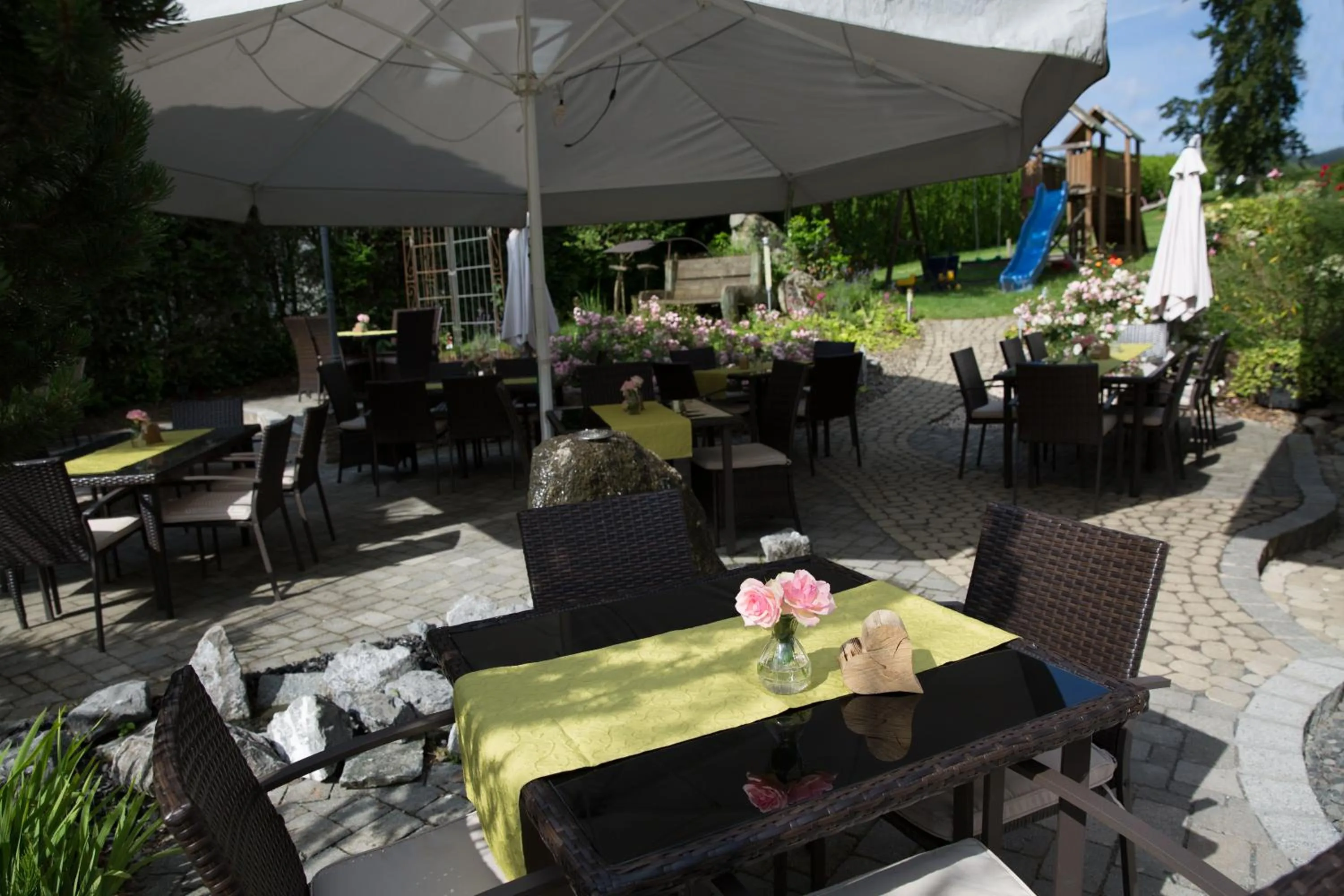 Garden in Hotel & Restaurant "Am Obstgarten"