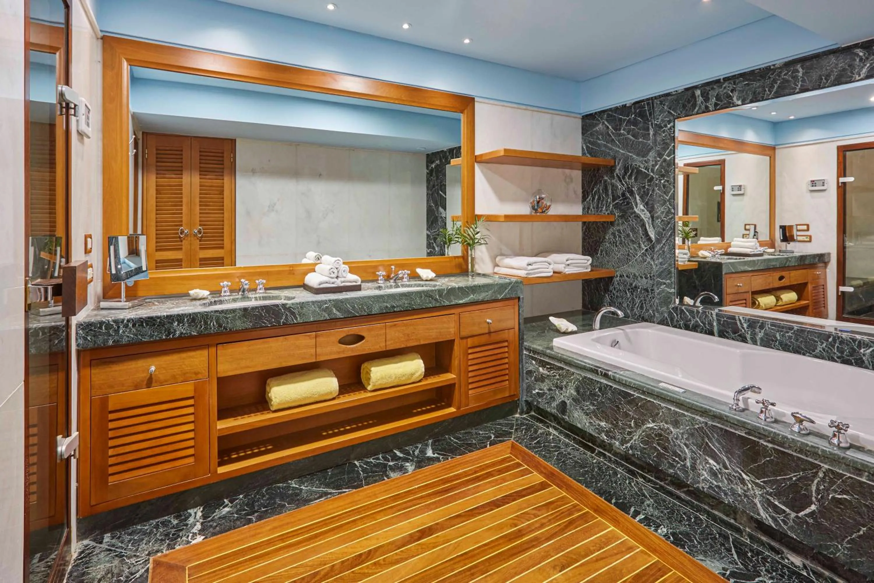 Bathroom, Bed in Elounda Beach Hotel & Villas, a Member of the Leading Hotels of the World