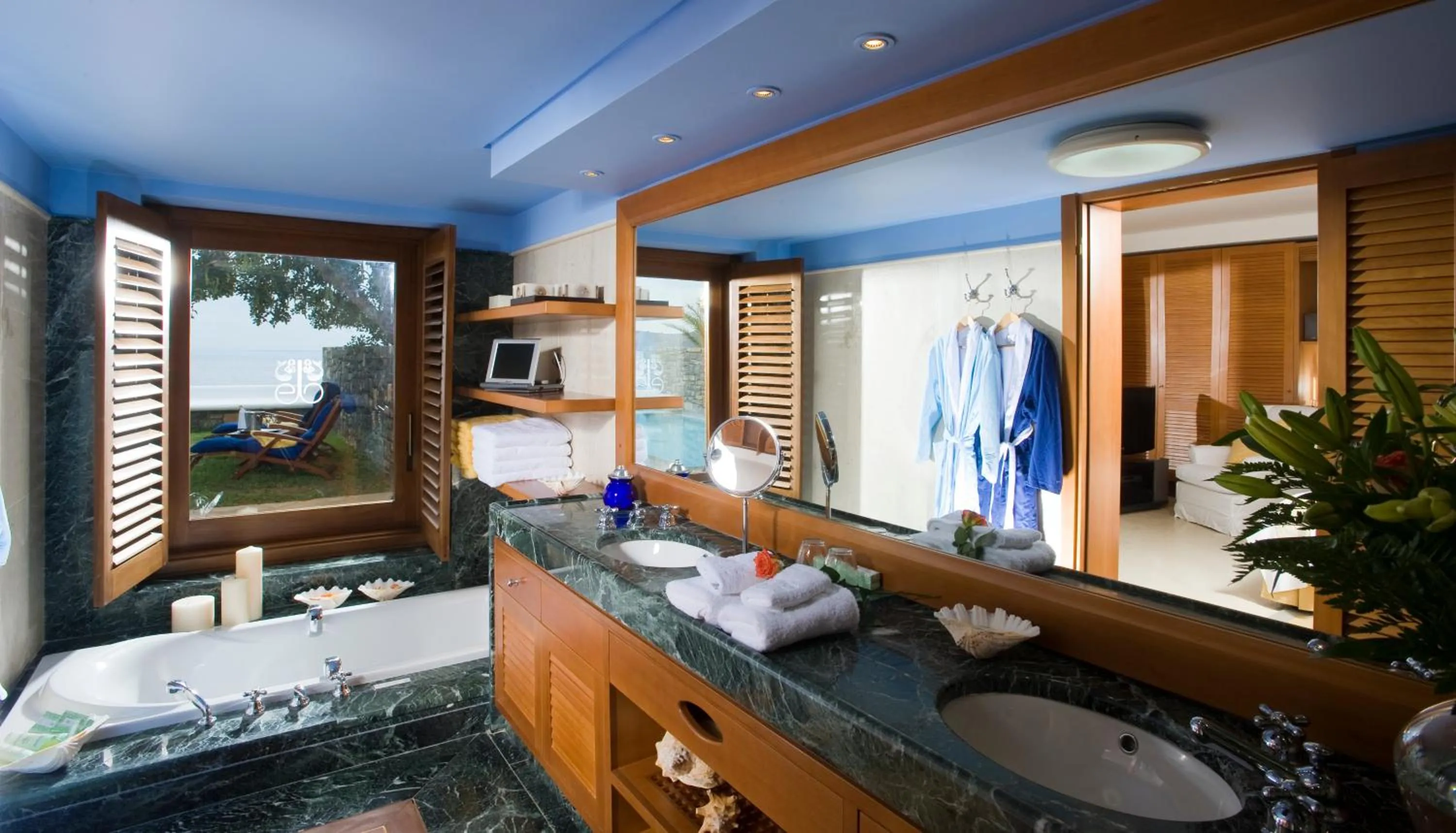 Bathroom in Elounda Beach Hotel & Villas, a Member of the Leading Hotels of the World