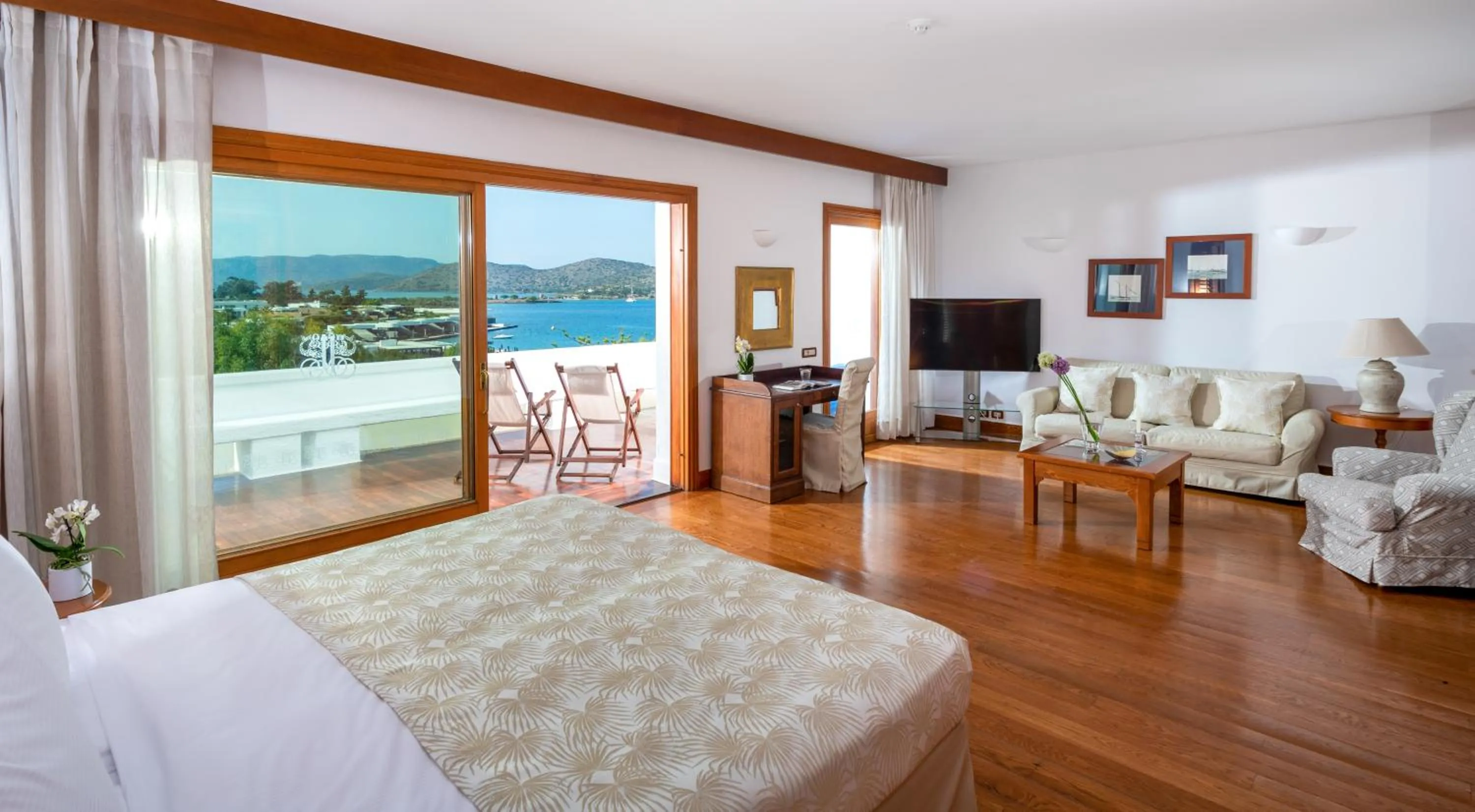 Bedroom, Bed in Elounda Beach Hotel & Villas, a Member of the Leading Hotels of the World