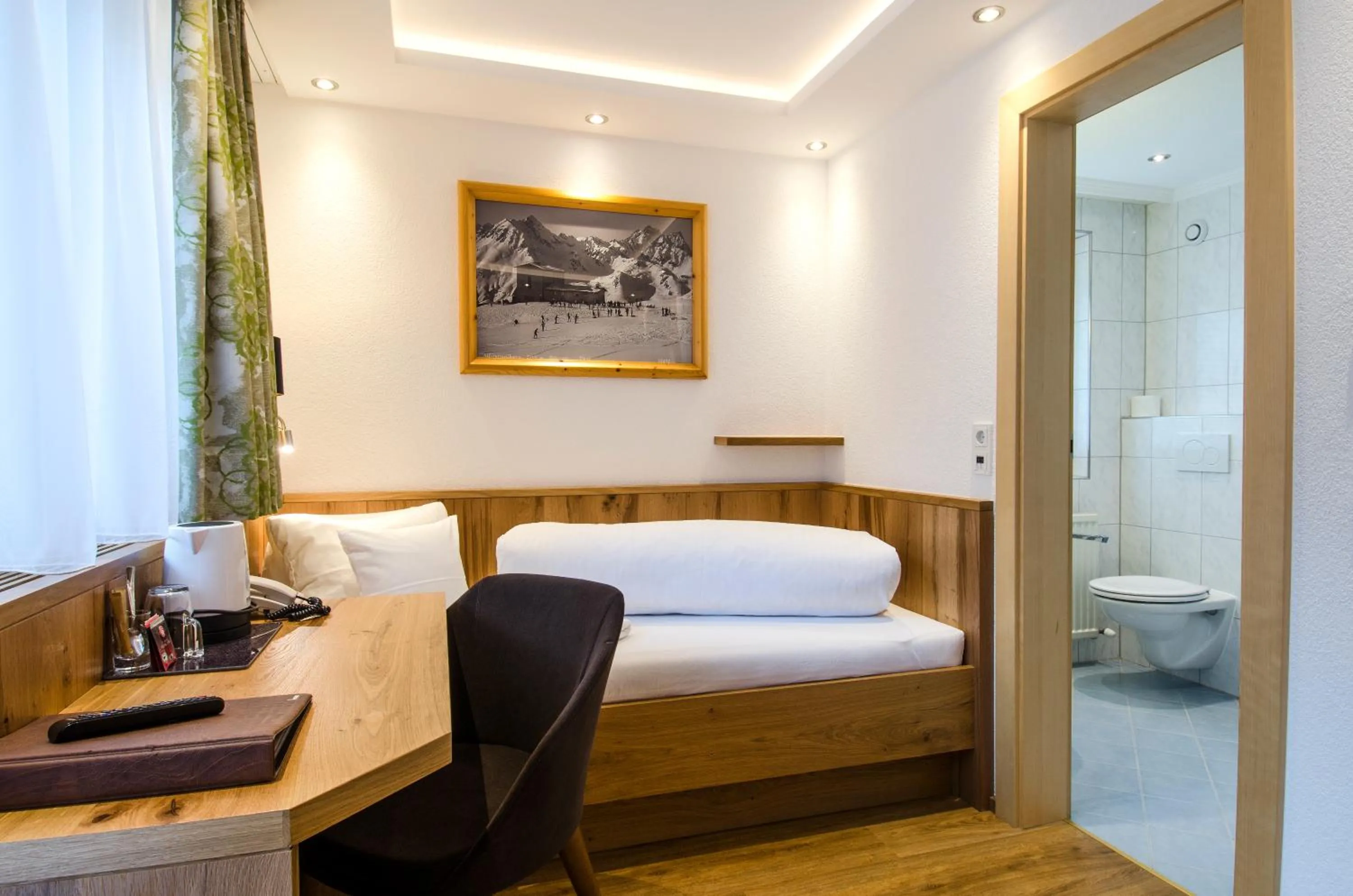 Bed in Hotel Garni Siegele - inklusive Silvretta-Card PREMIUM