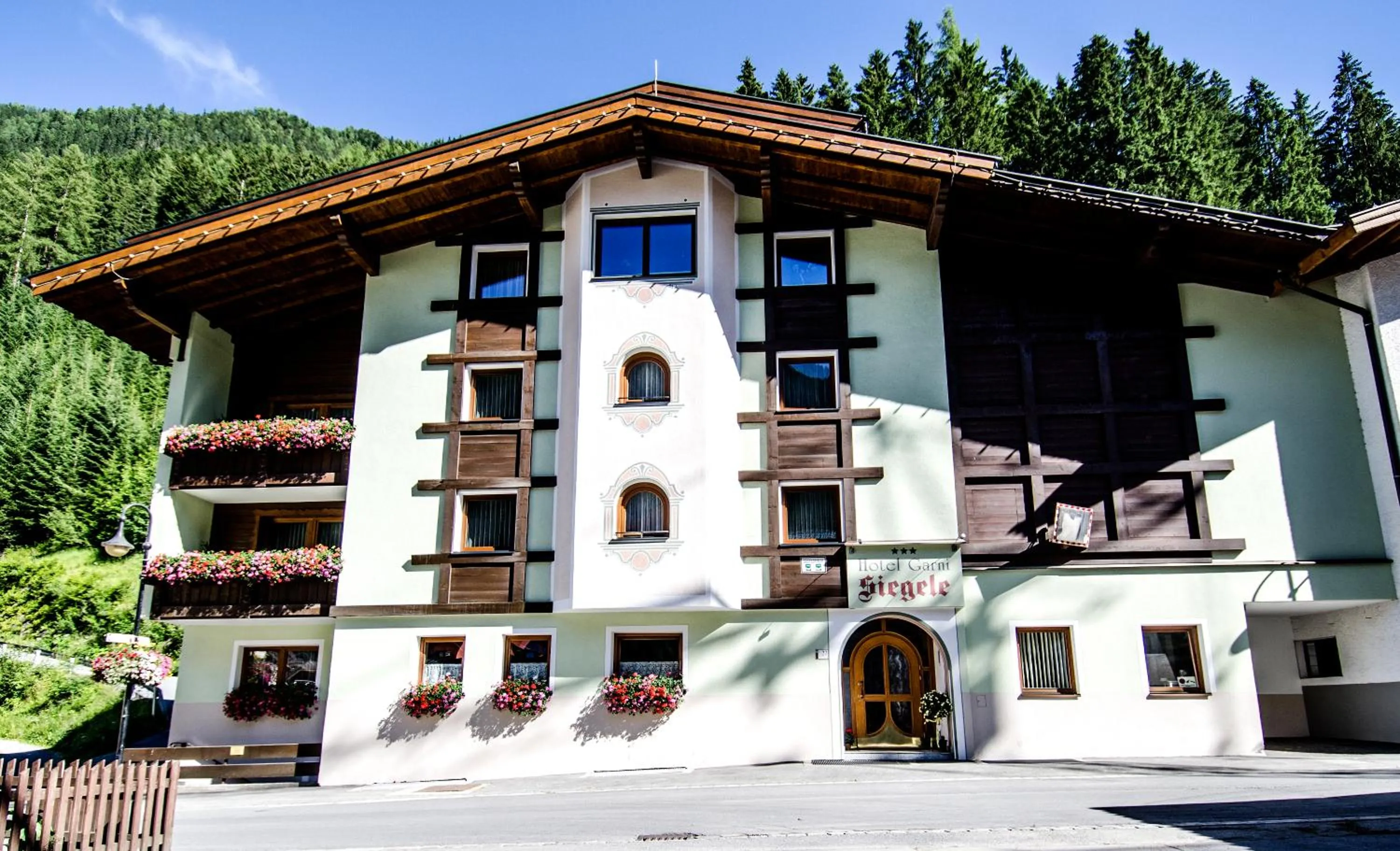 Facade/entrance in Hotel Garni Siegele - inklusive Silvretta-Card PREMIUM
