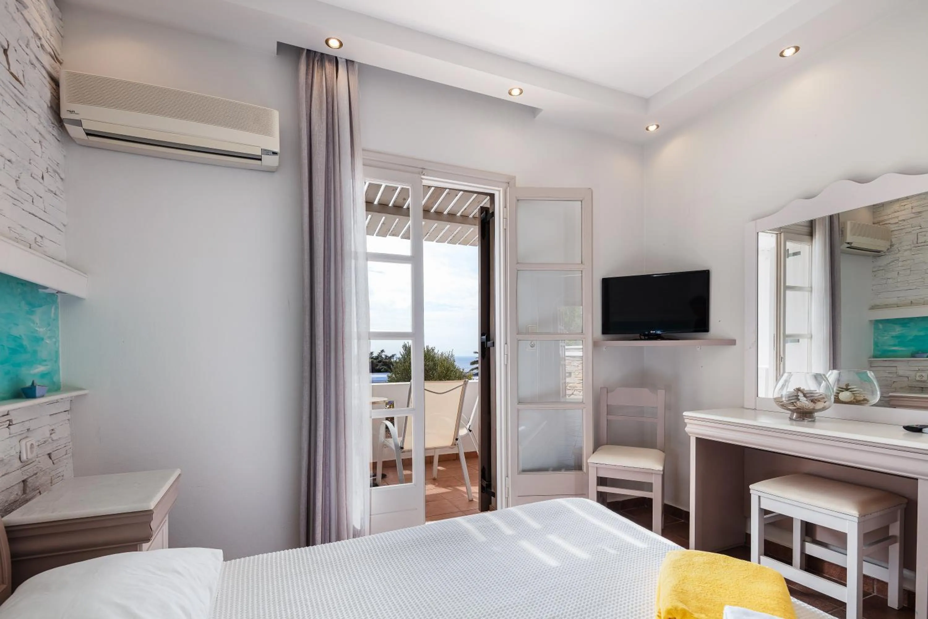 Bed in Kavuras Village Hotel & Suites