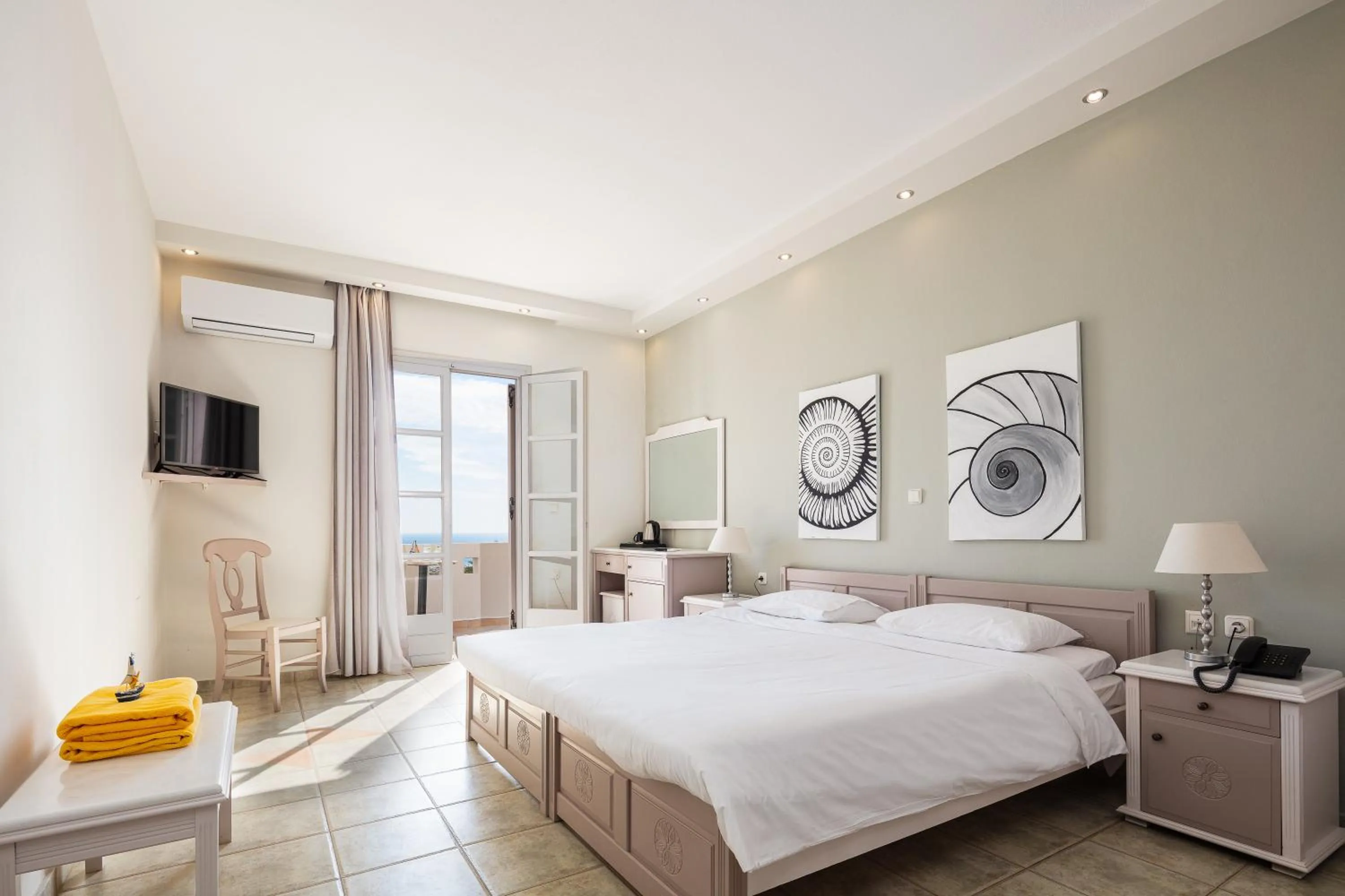 Bedroom, Bed in Kavuras Village Hotel & Suites