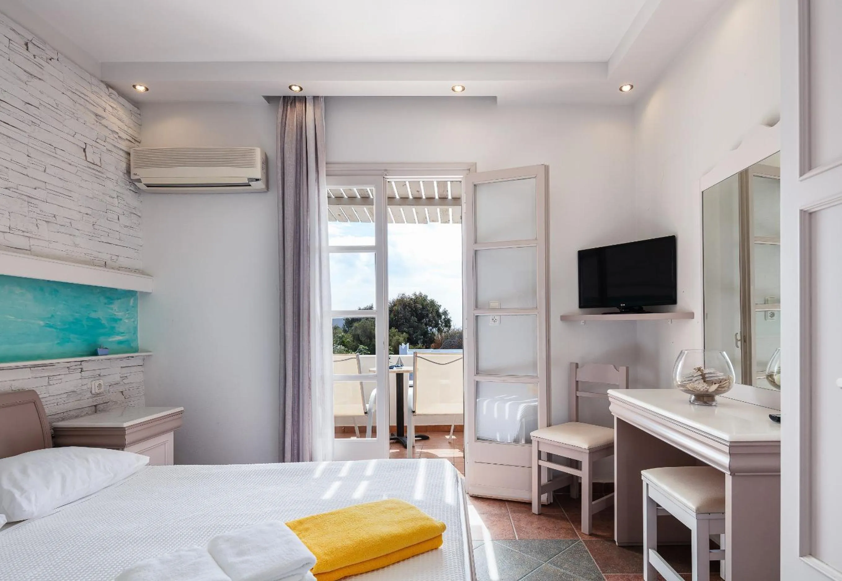 Bed in Kavuras Village Hotel & Suites