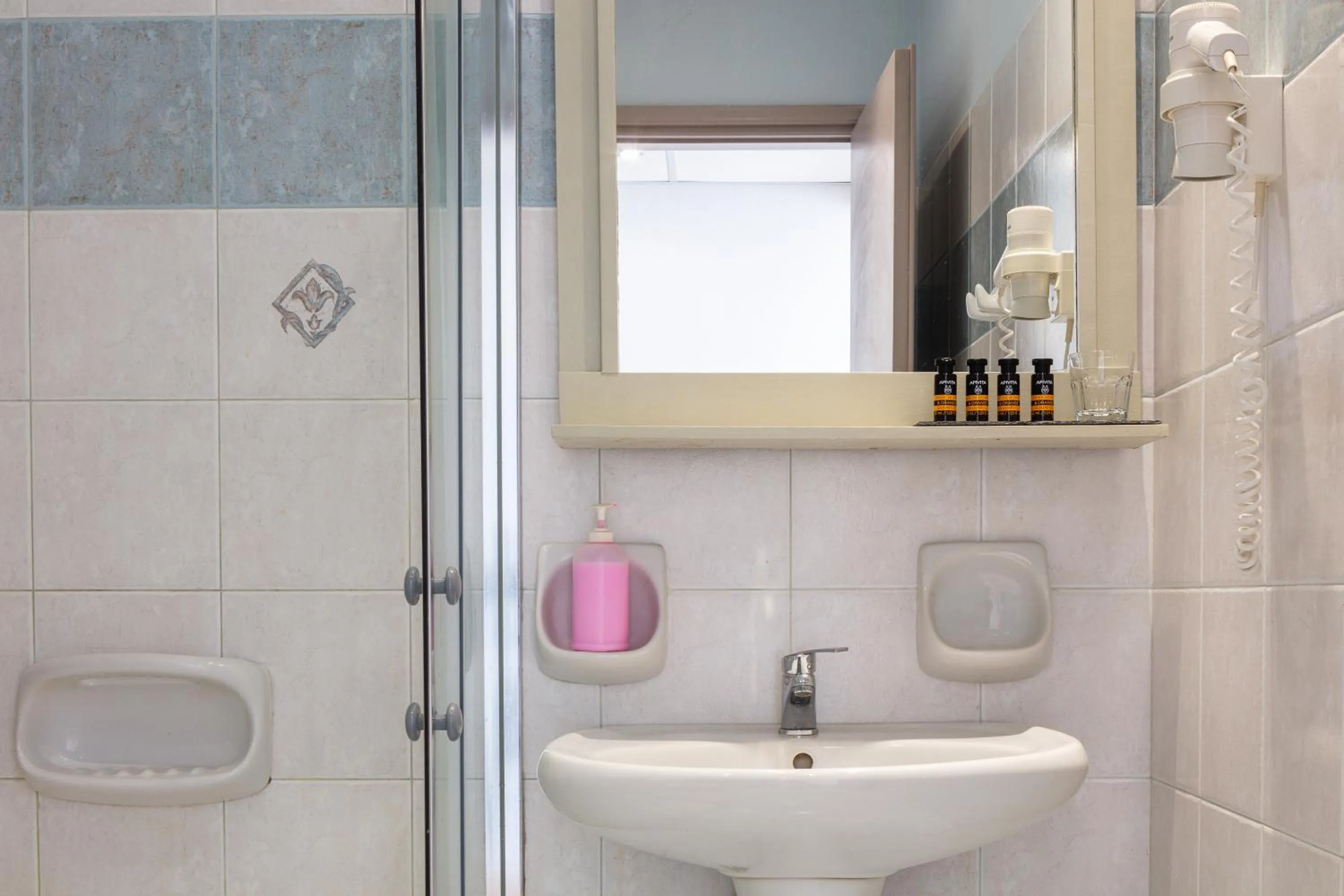 Bathroom in Kavuras Village Hotel & Suites