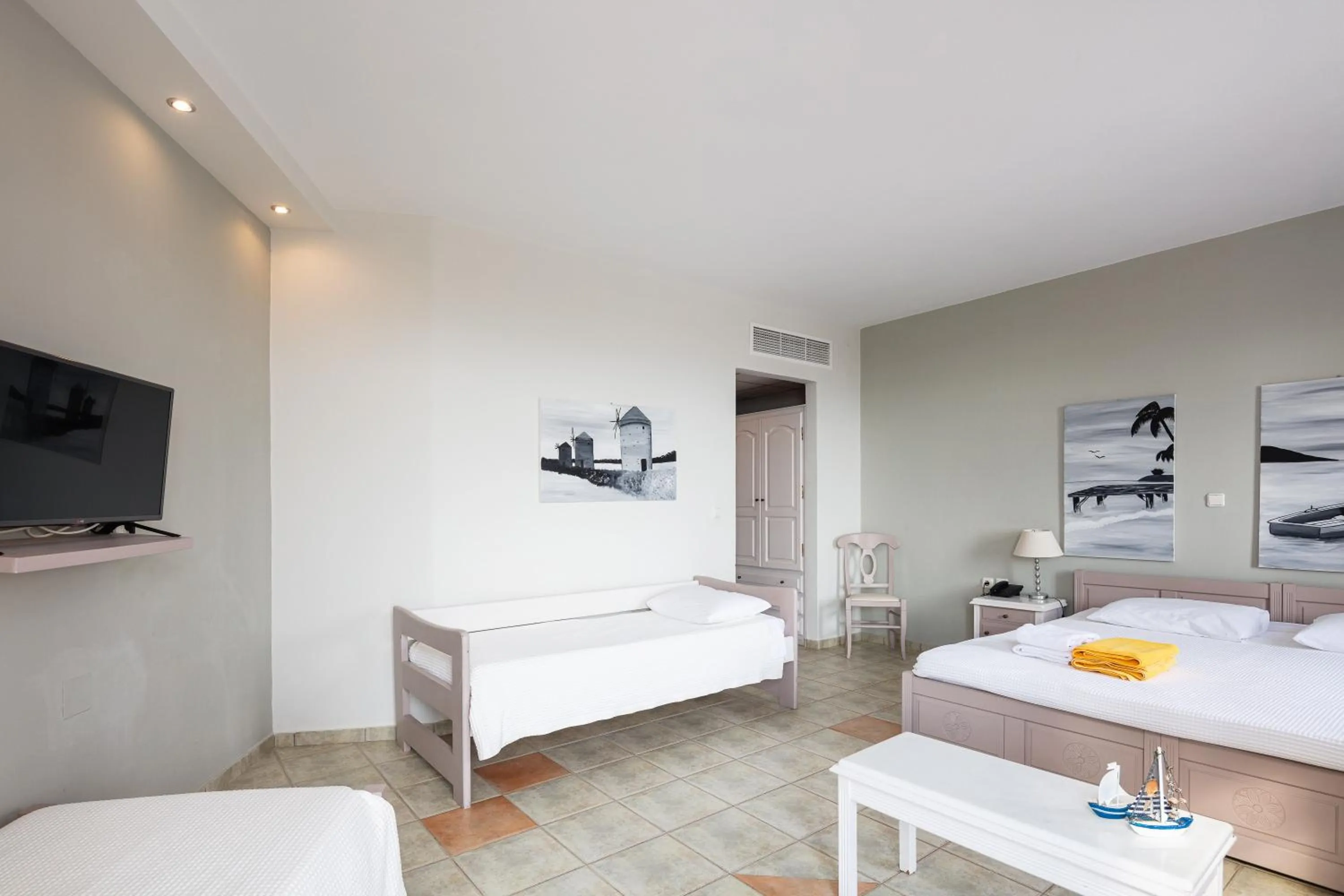 Bed in Kavuras Village Hotel & Suites