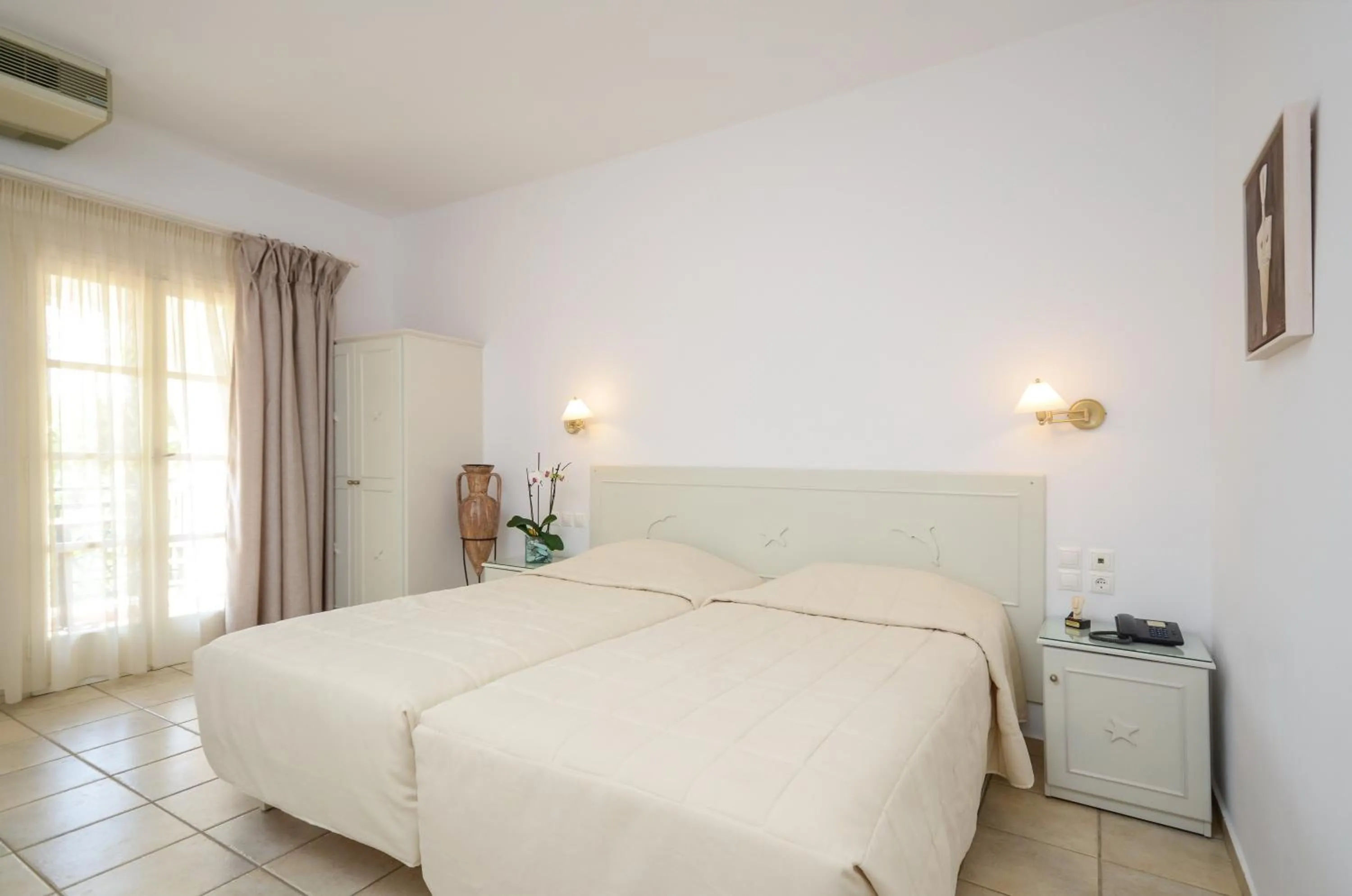 Day, Bed in Astir Of Naxos