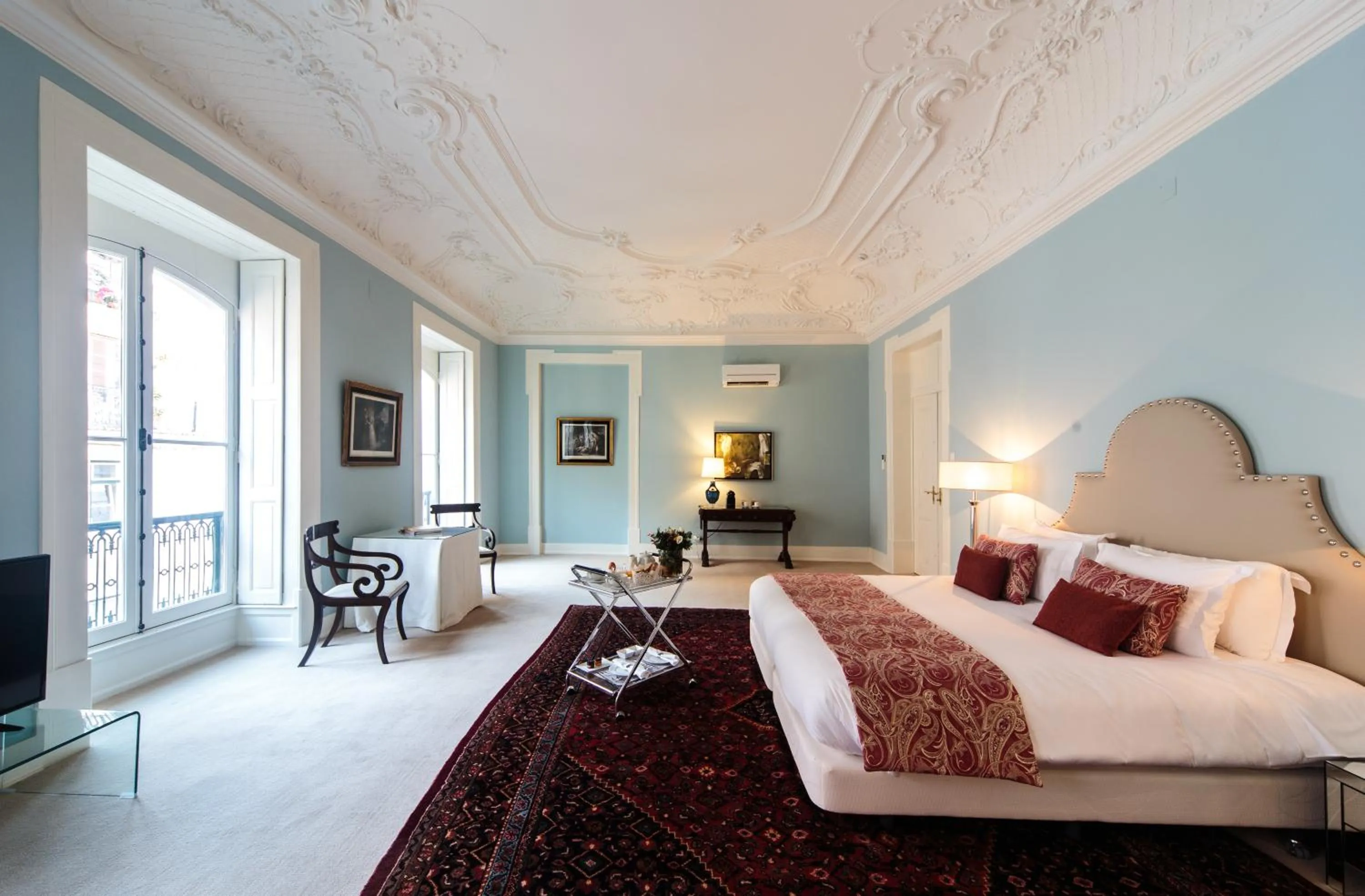 Property building, Bed in Dear Lisbon - Palace Chiado Suites