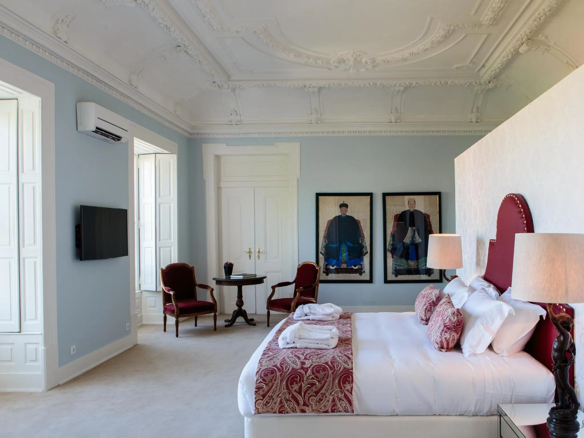Photo of the whole room, Bed in Dear Lisbon - Palace Chiado Suites