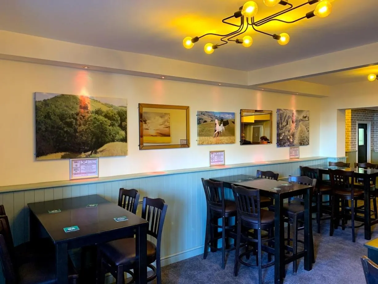 Restaurant/places to eat in White Horse Tavern