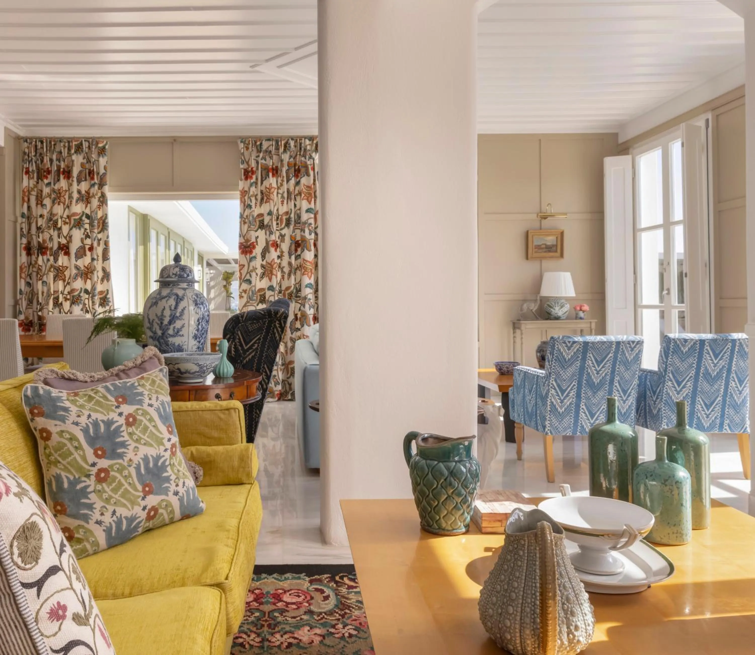 Living room in Dorion Hotel