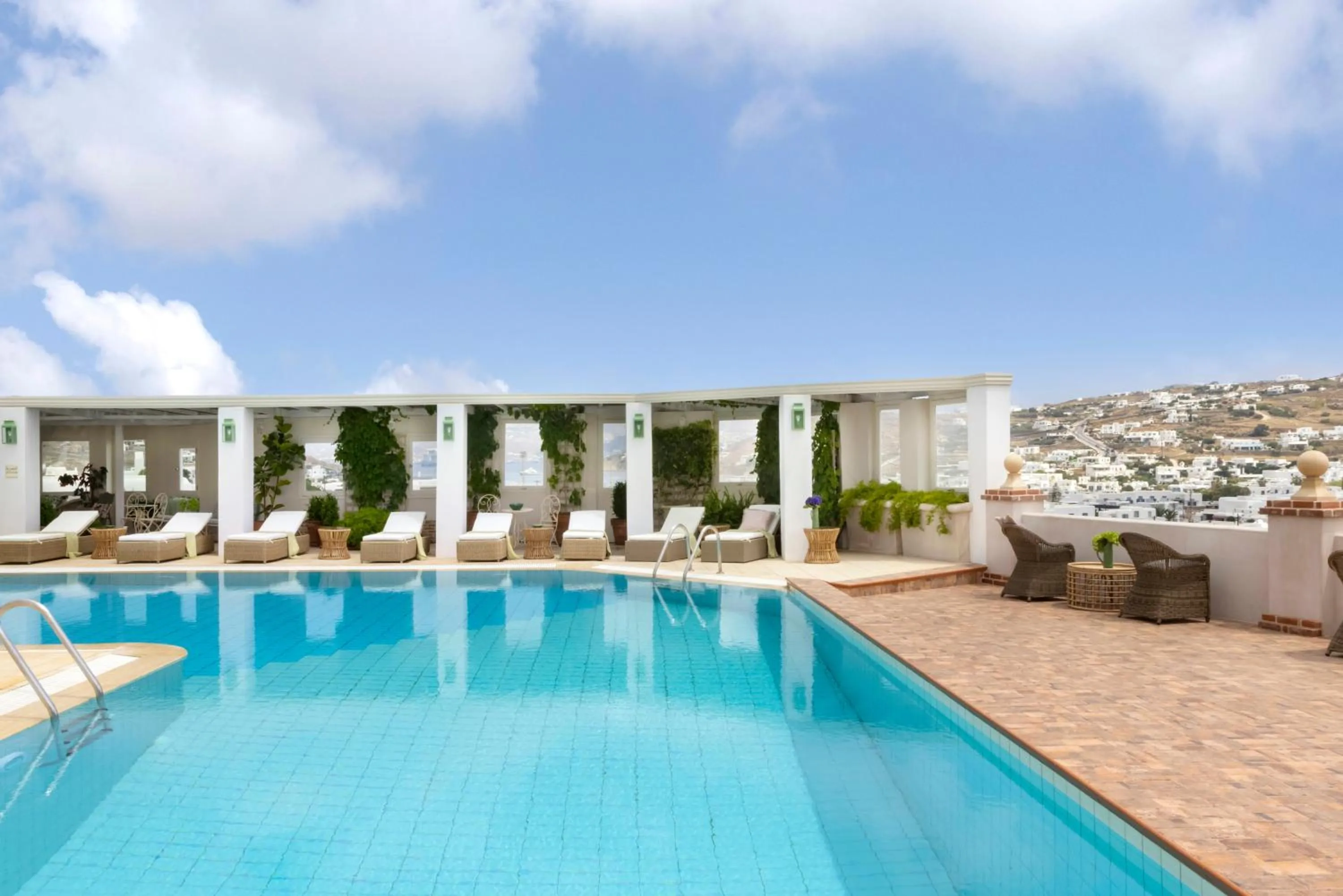 Swimming pool in Dorion Hotel