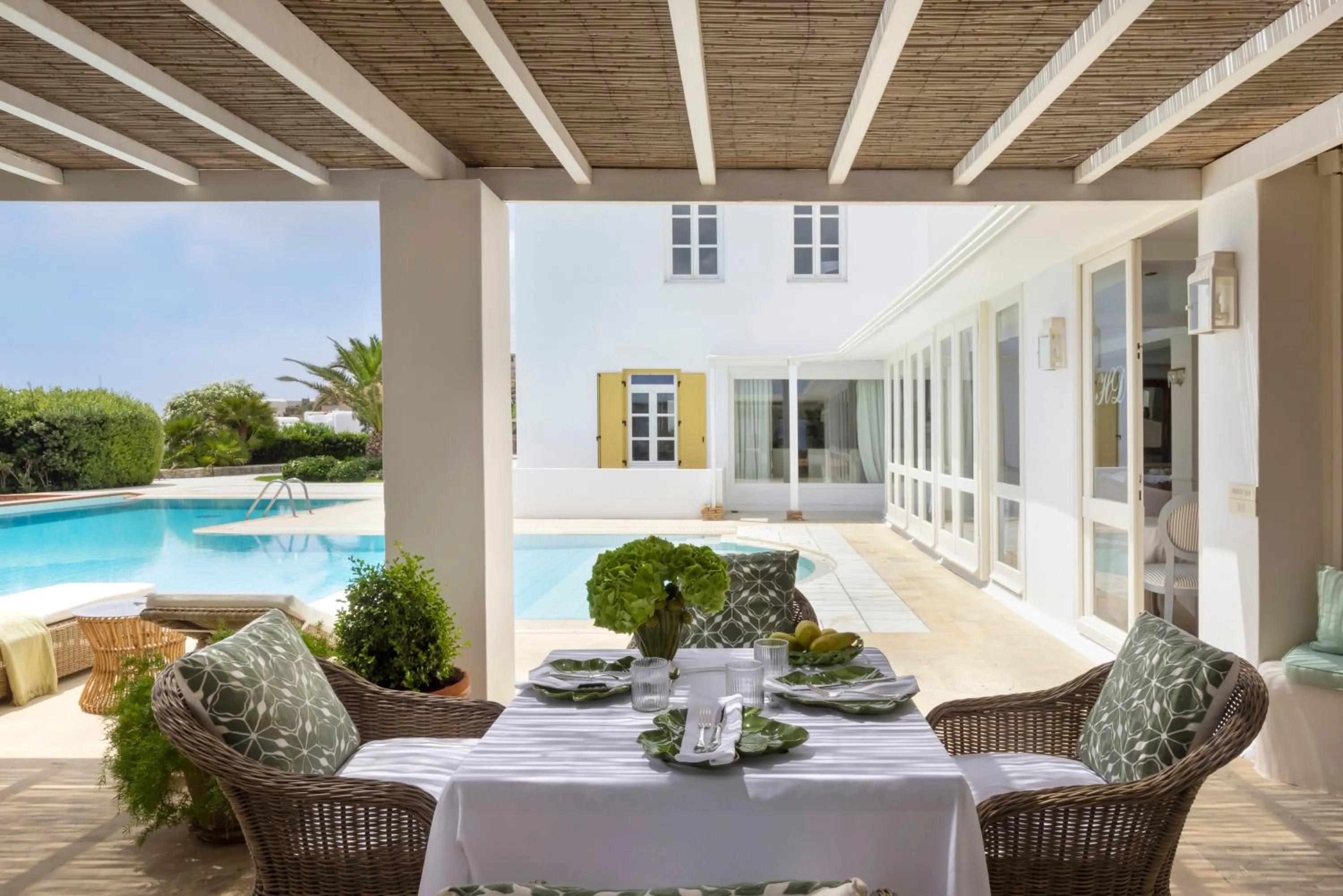 Swimming pool in Dorion Hotel