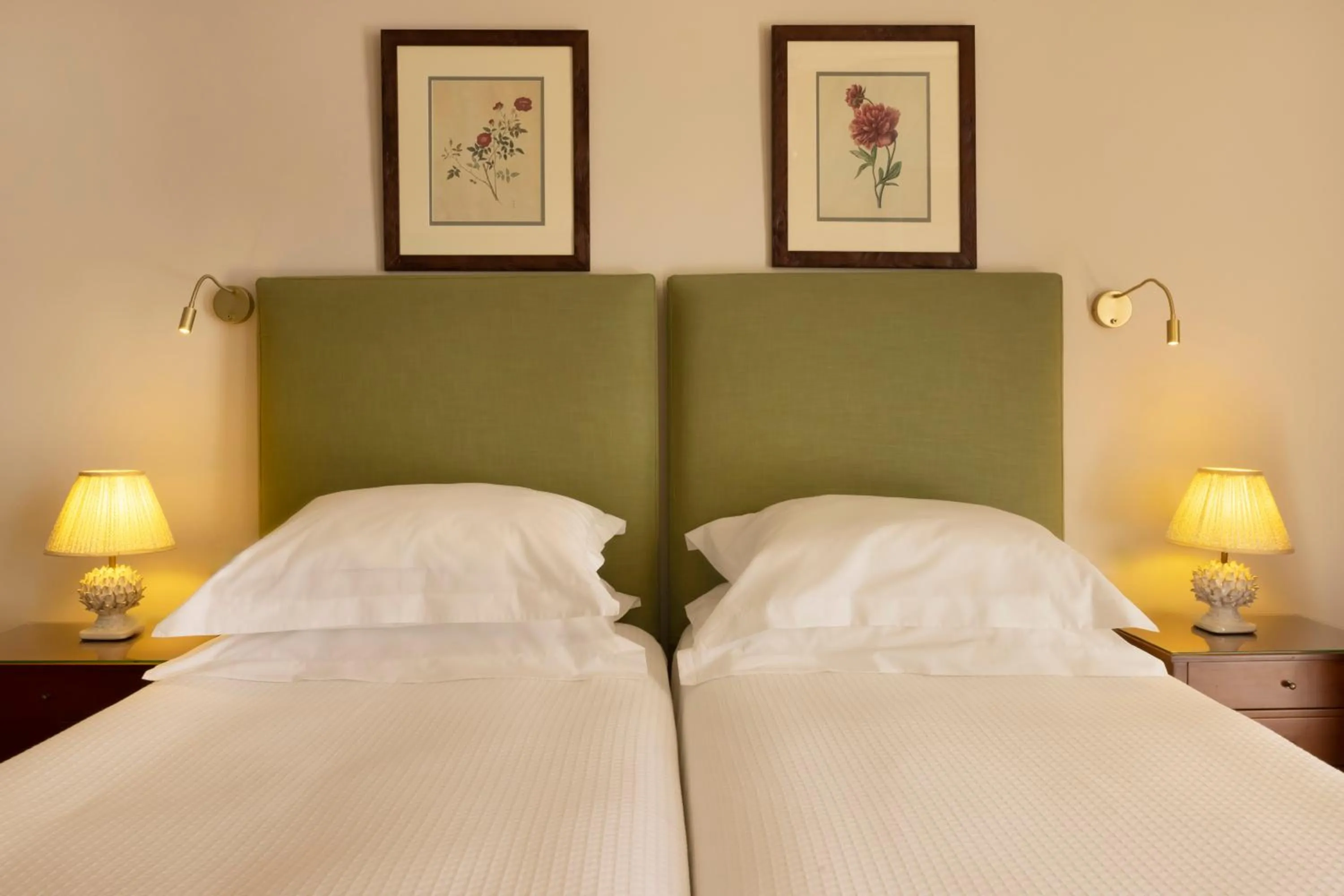 Photo of the whole room, Bed in Dorion Hotel