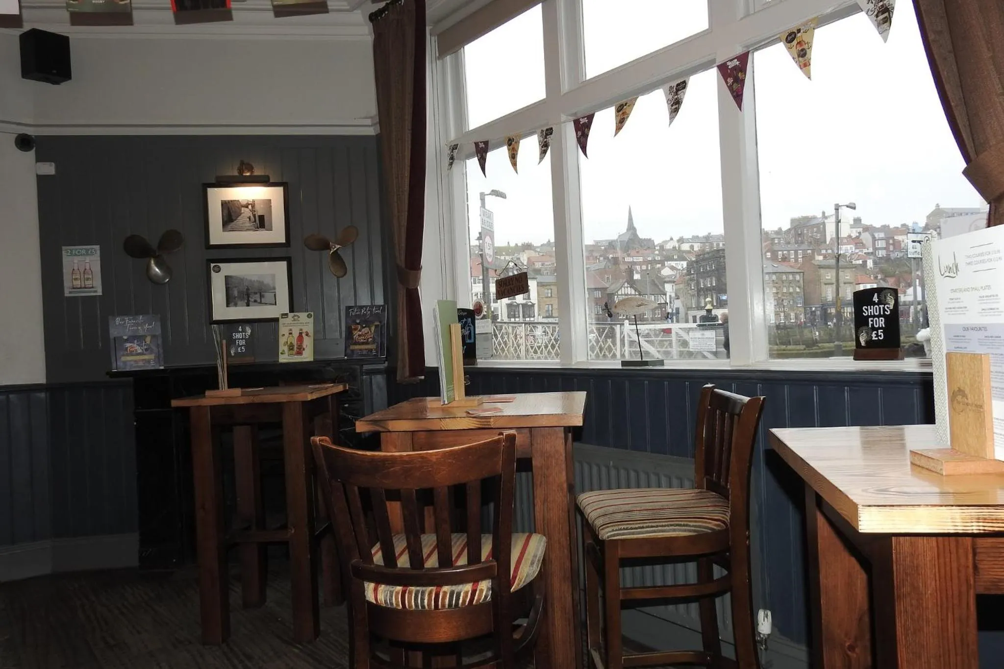 Lounge or bar in The Dolphin Hotel