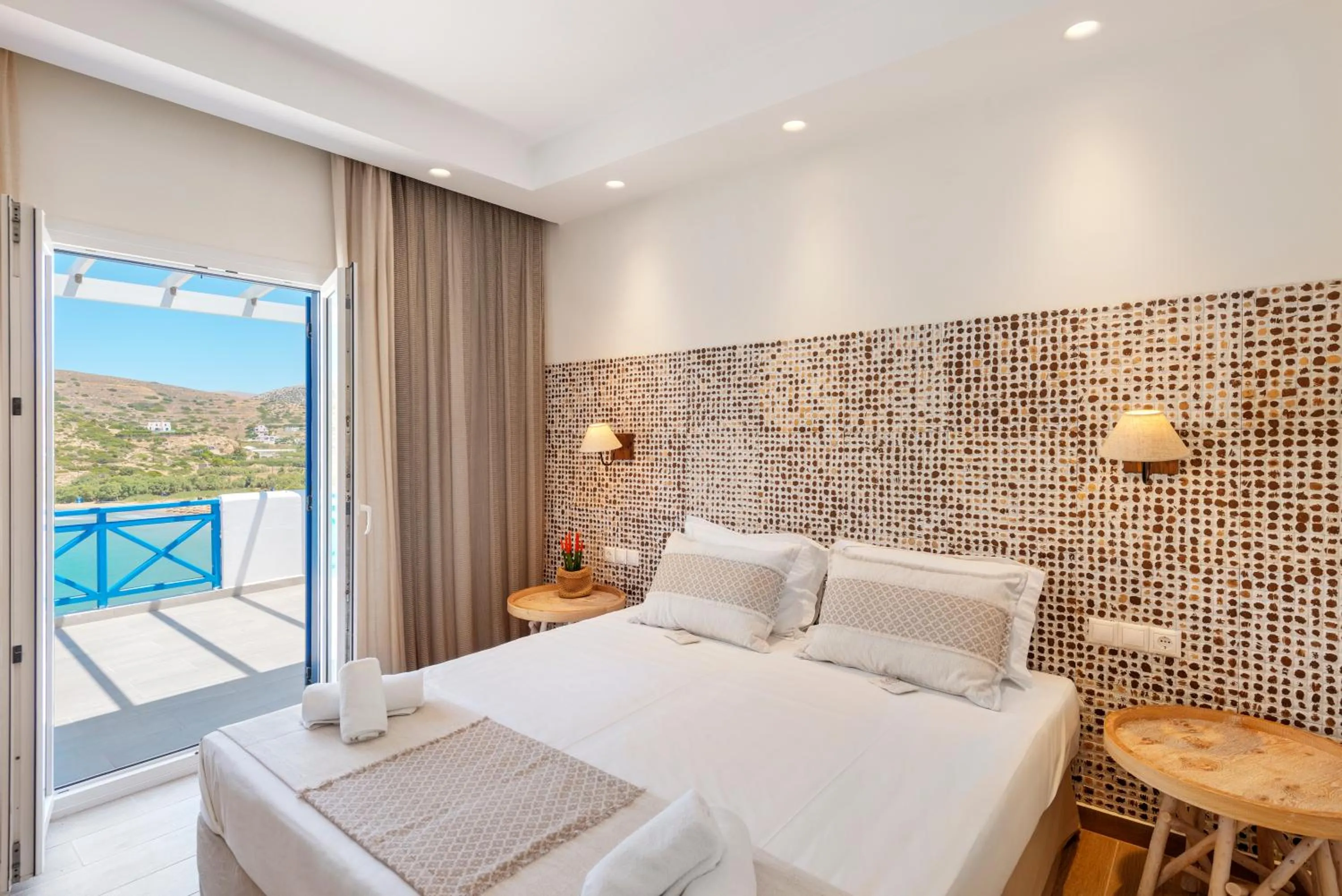 Bedroom, Bed in Dolphin Bay Seaside Resort & Suites