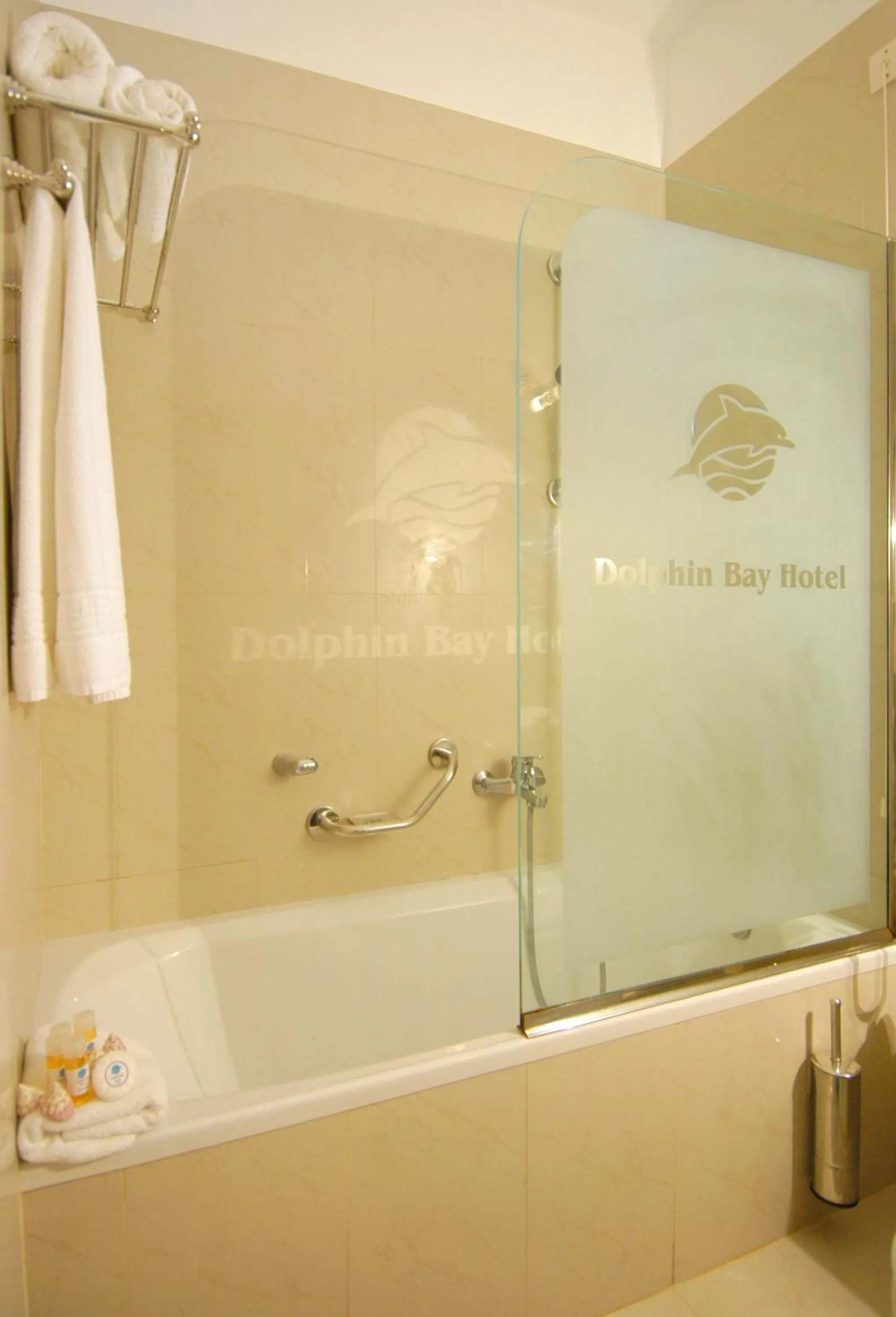 Shower in Dolphin Bay Seaside Resort & Suites