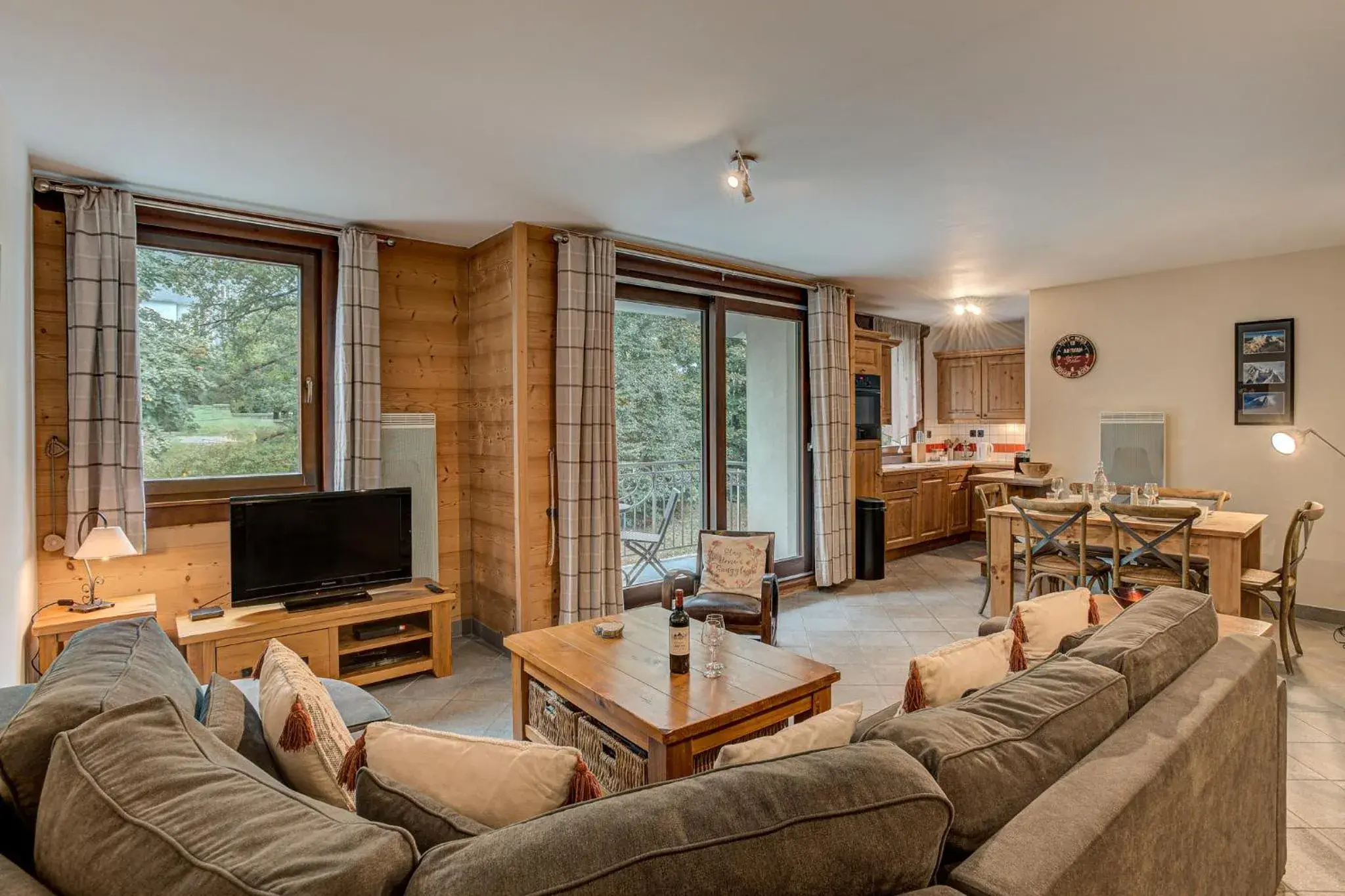 Apartment Staddon, Alpes Agency, Central Chamonix, Sleeps 4-6 Apartment Staddon, Alpes Agency, Central Chamonix, Sleeps 4-6