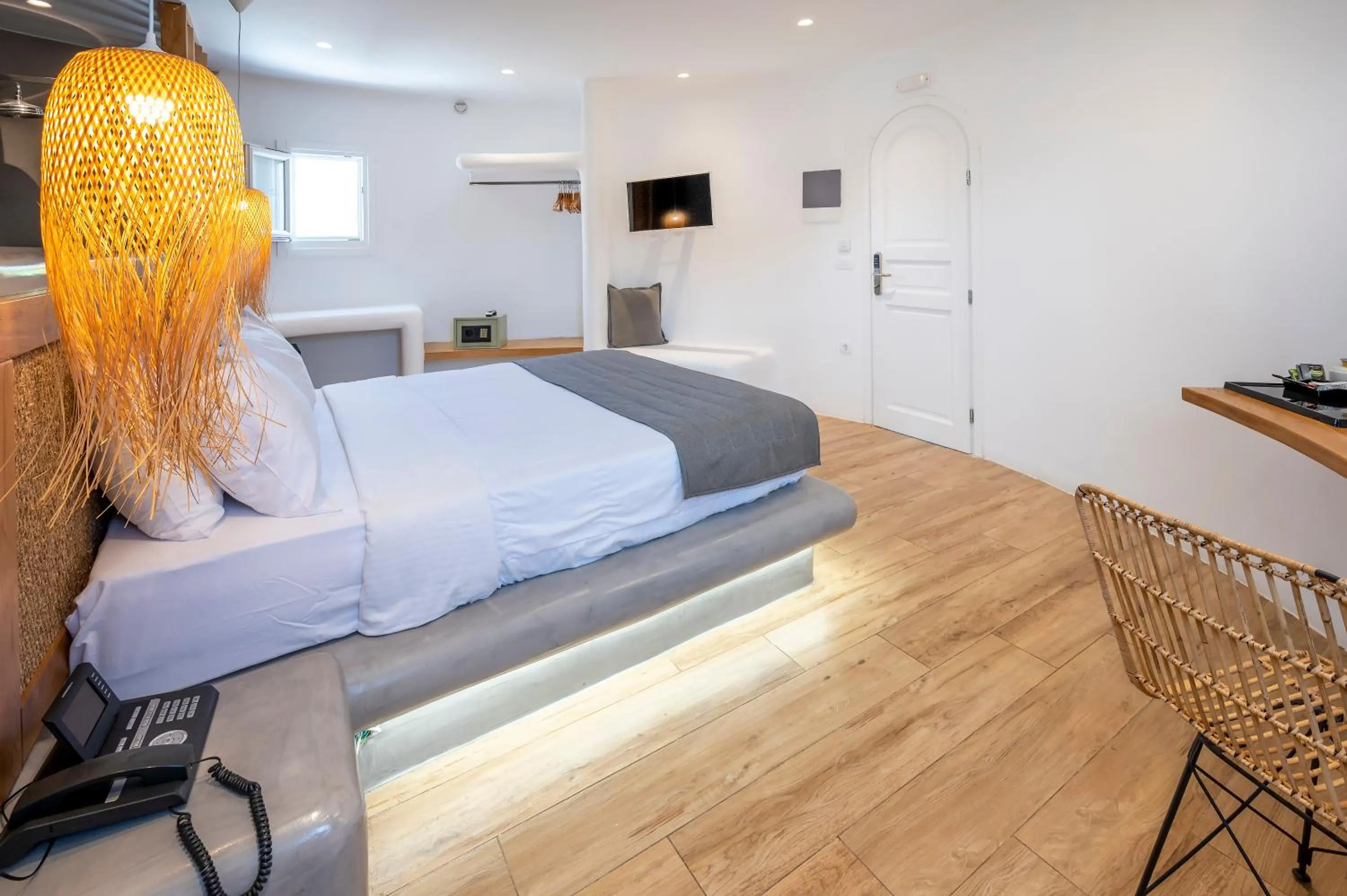 Bedroom, Bed in Smy Mediterranean White Santorini