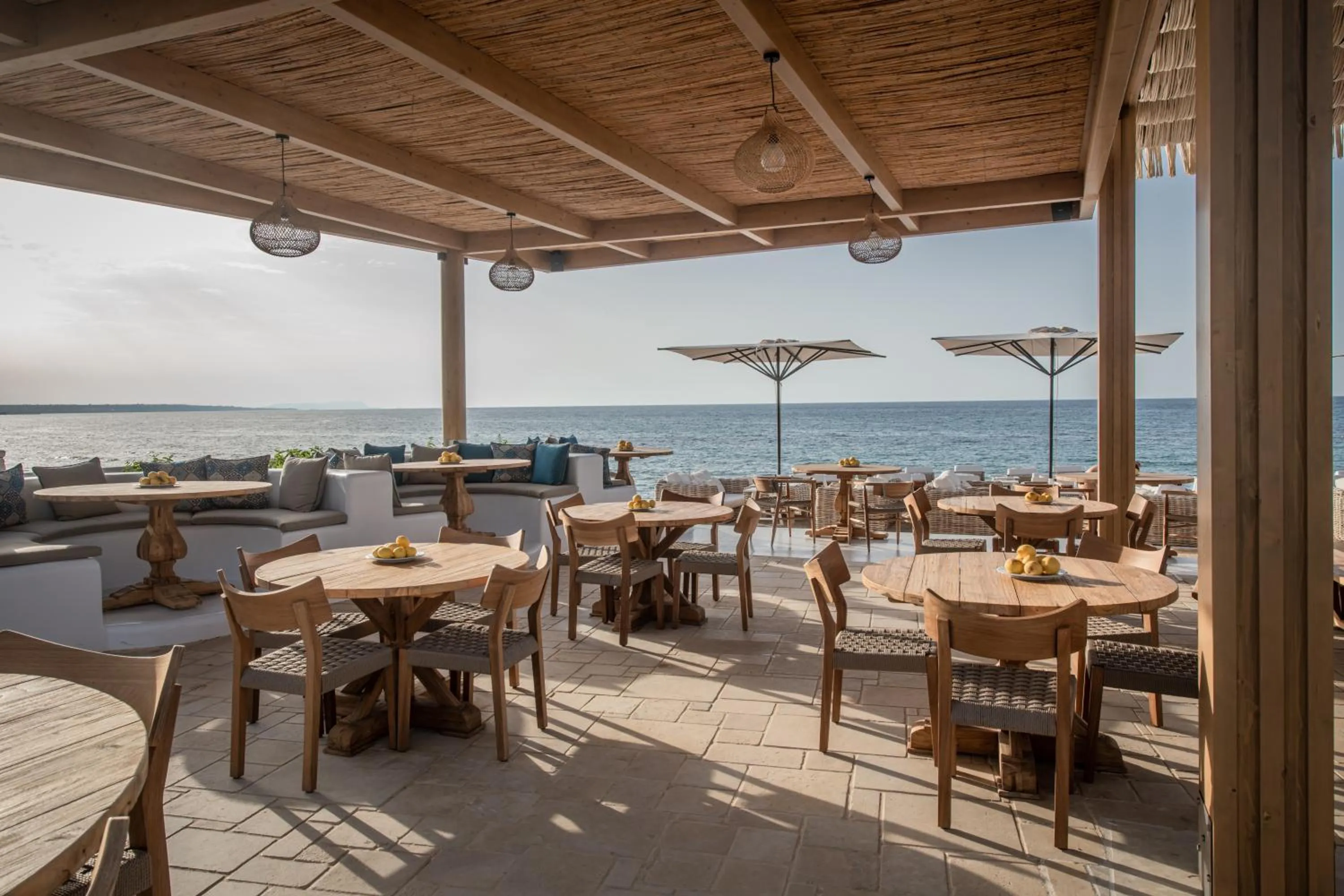 Restaurant/places to eat in Parthenis Beach, Suites by the Sea