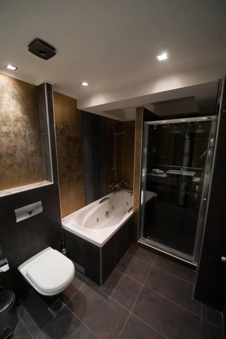 Bathroom in Elinotel Apolamare Hotel