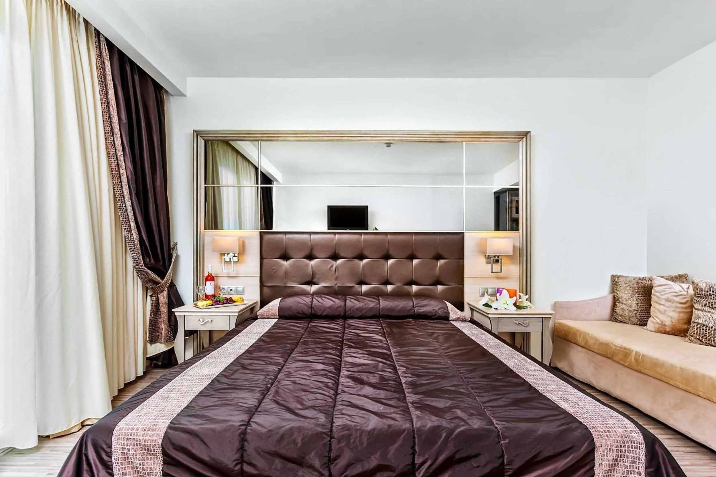 Bedroom, Bed in Elinotel Apolamare Hotel