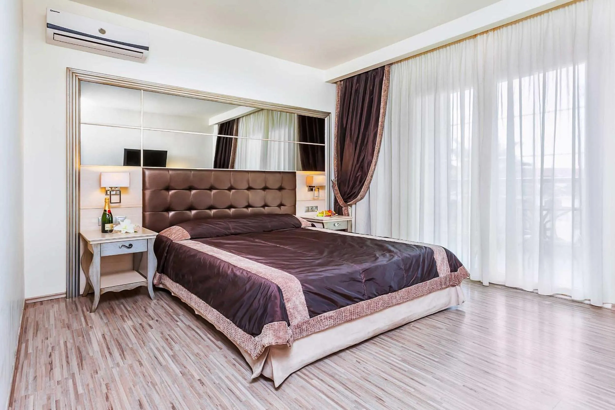 Bedroom, Bed in Elinotel Apolamare Hotel