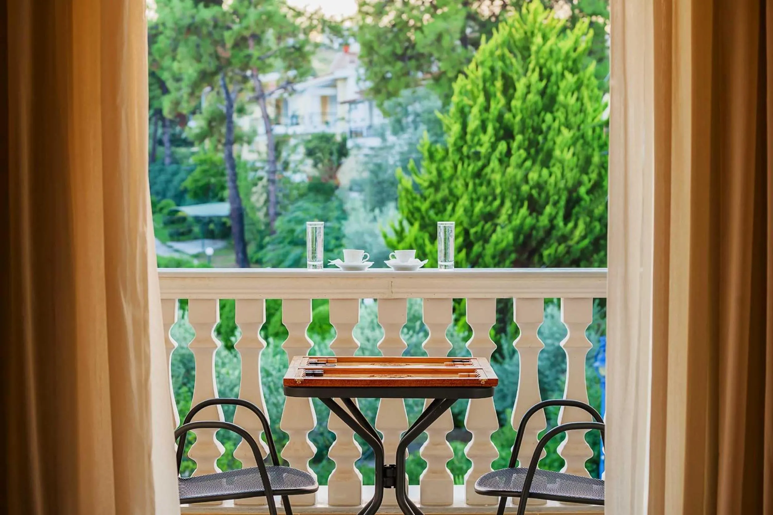 Garden in Elinotel Apolamare Hotel