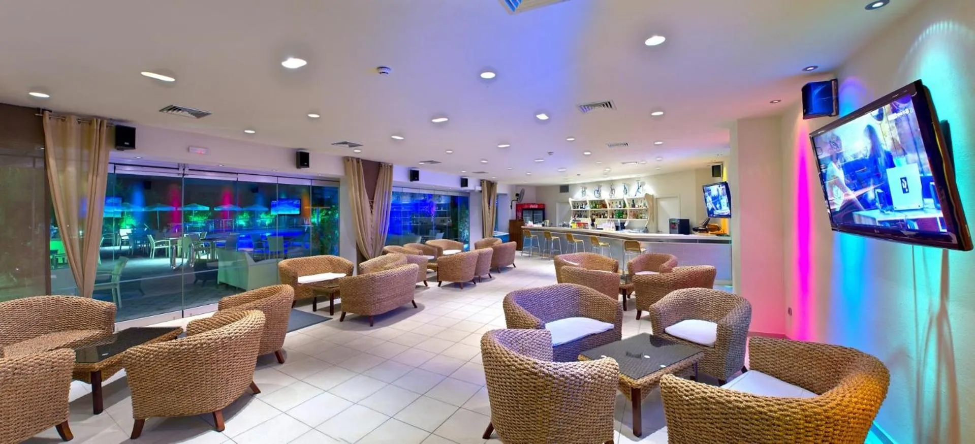 Lounge or bar in Elinotel Apolamare Hotel